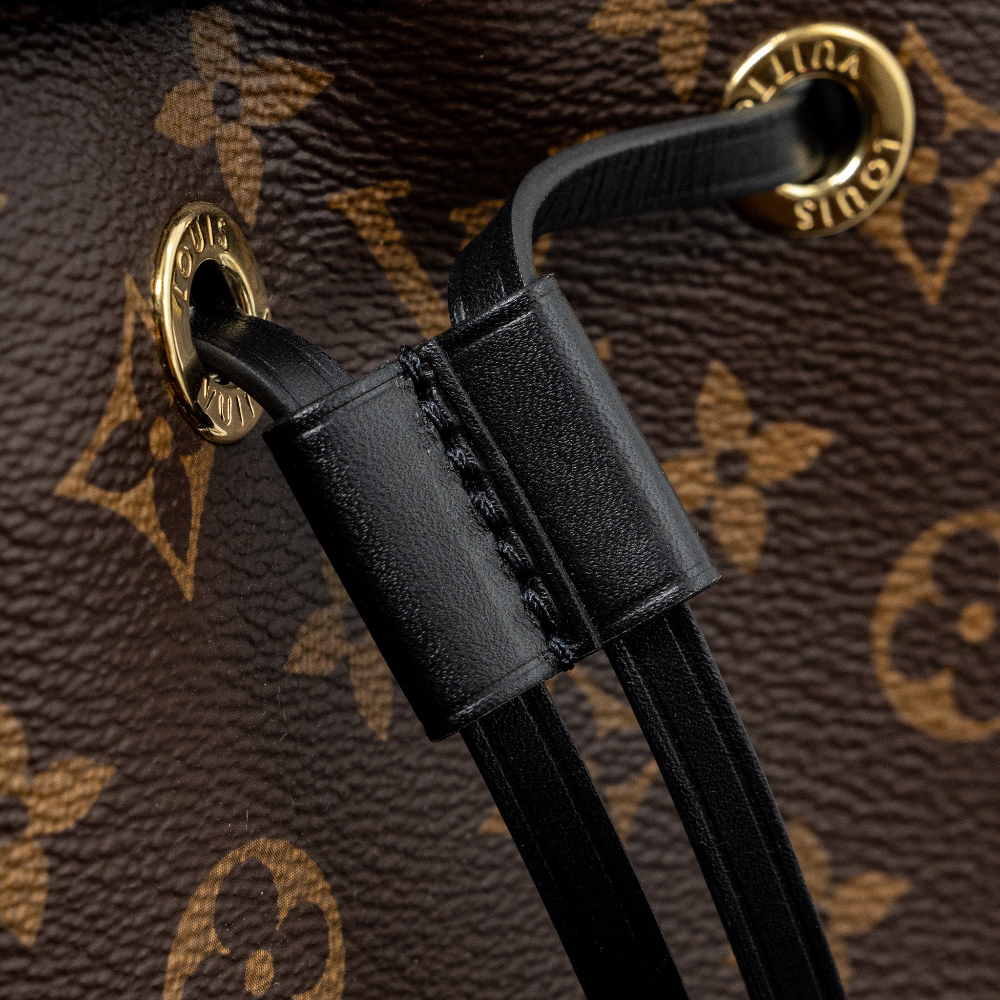 LOUIS VUITTON NEONOE MONOGRAM CANVAS BLACK GHW (NEW VERSION)