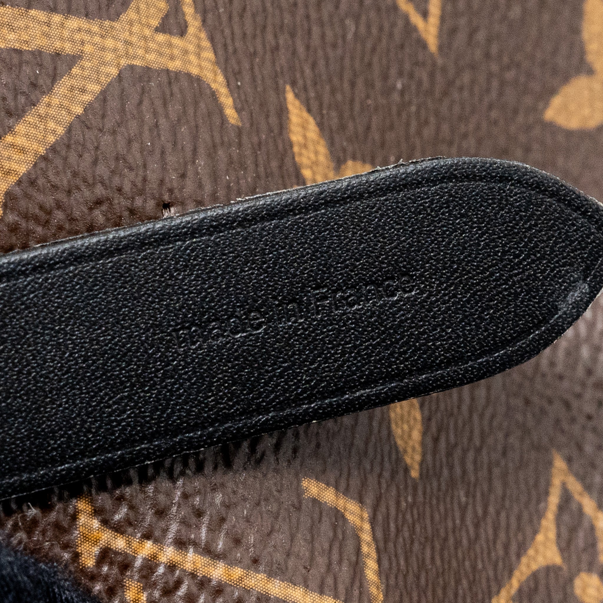 LOUIS VUITTON NEONOE MONOGRAM CANVAS BLACK GHW (NEW VERSION)