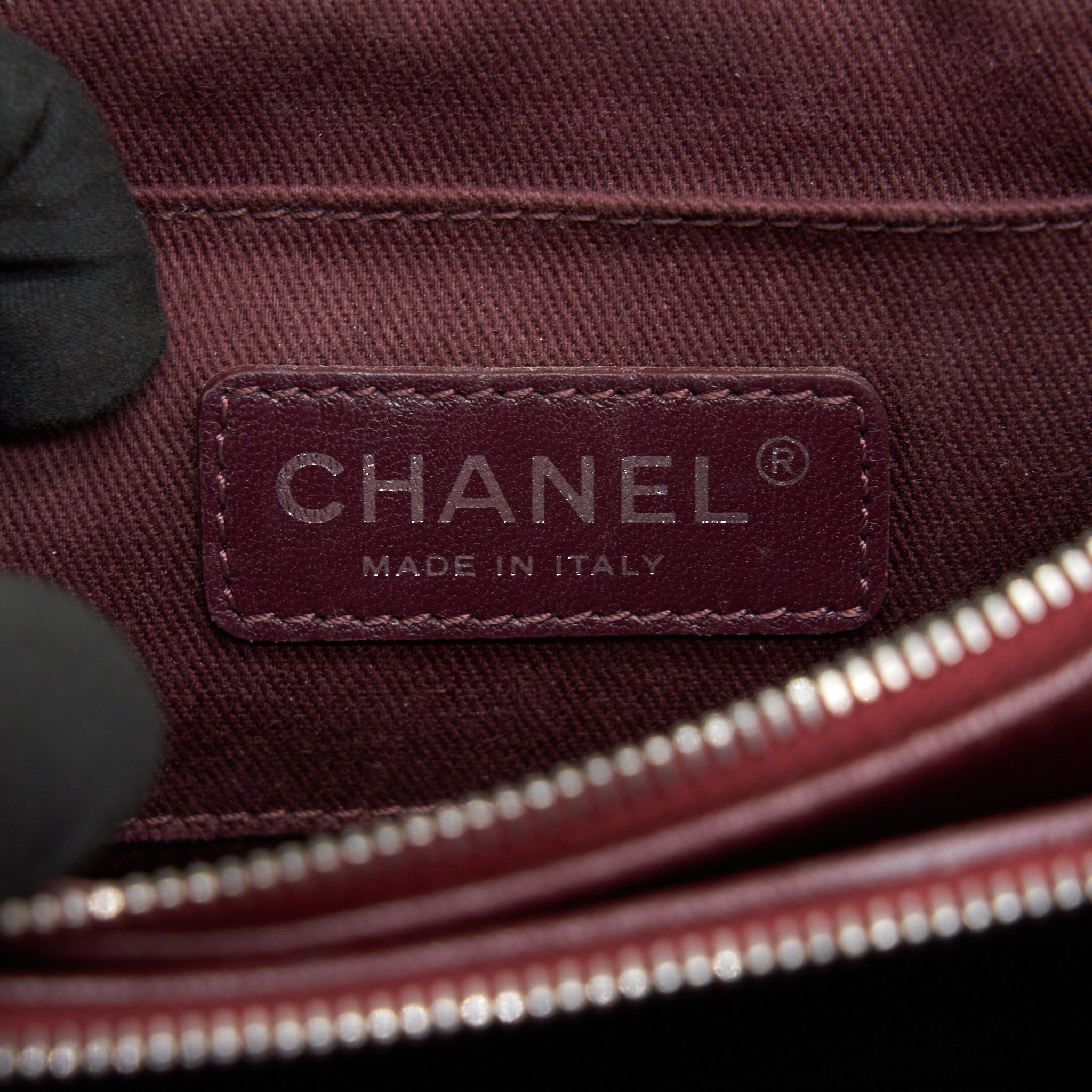 CHANEL SMALL FLAP BAG WITH CHAIN BURGUNDY SHW