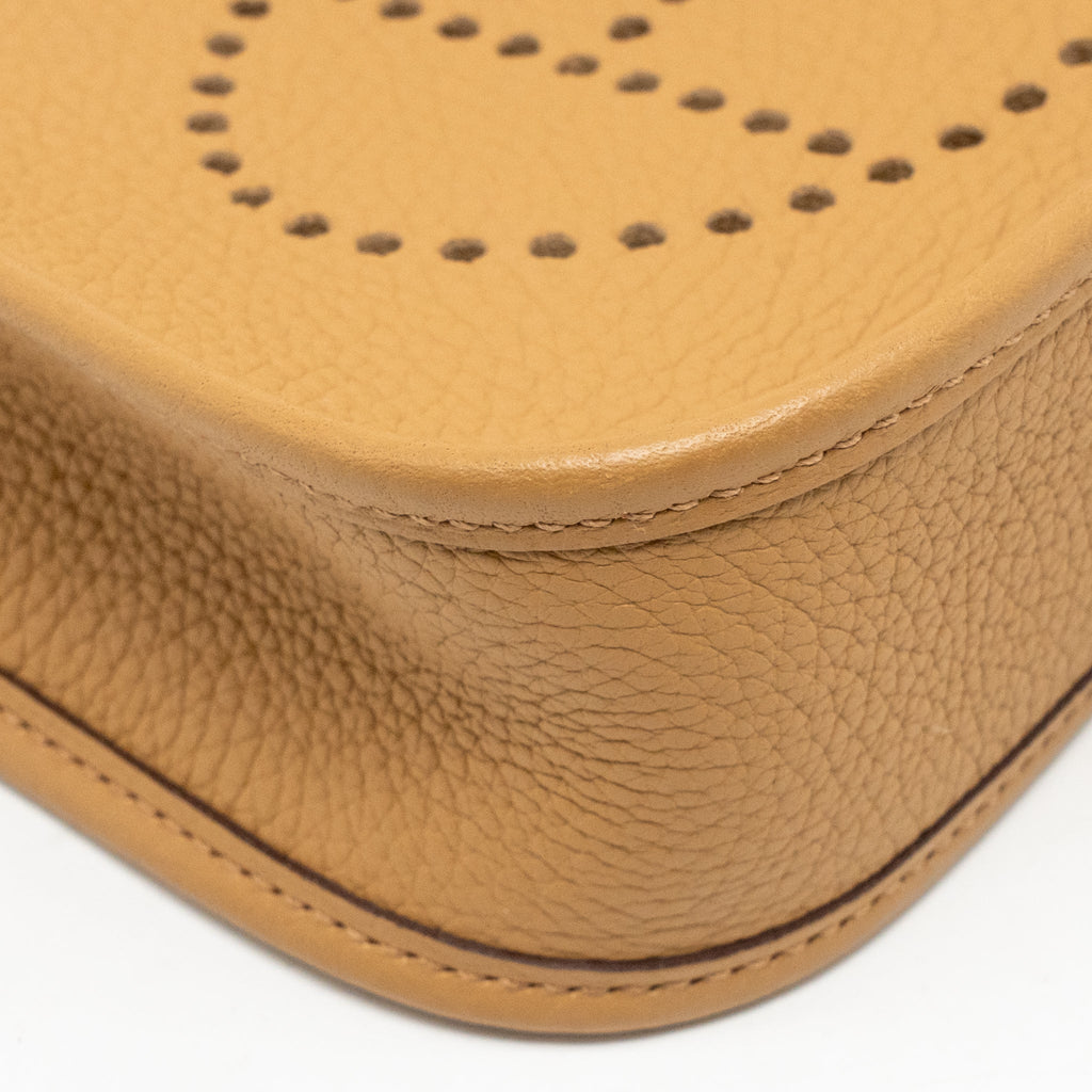 HERMES MINI EVELYNE CLEMENCE BISCUIT / CAMEL GHW
