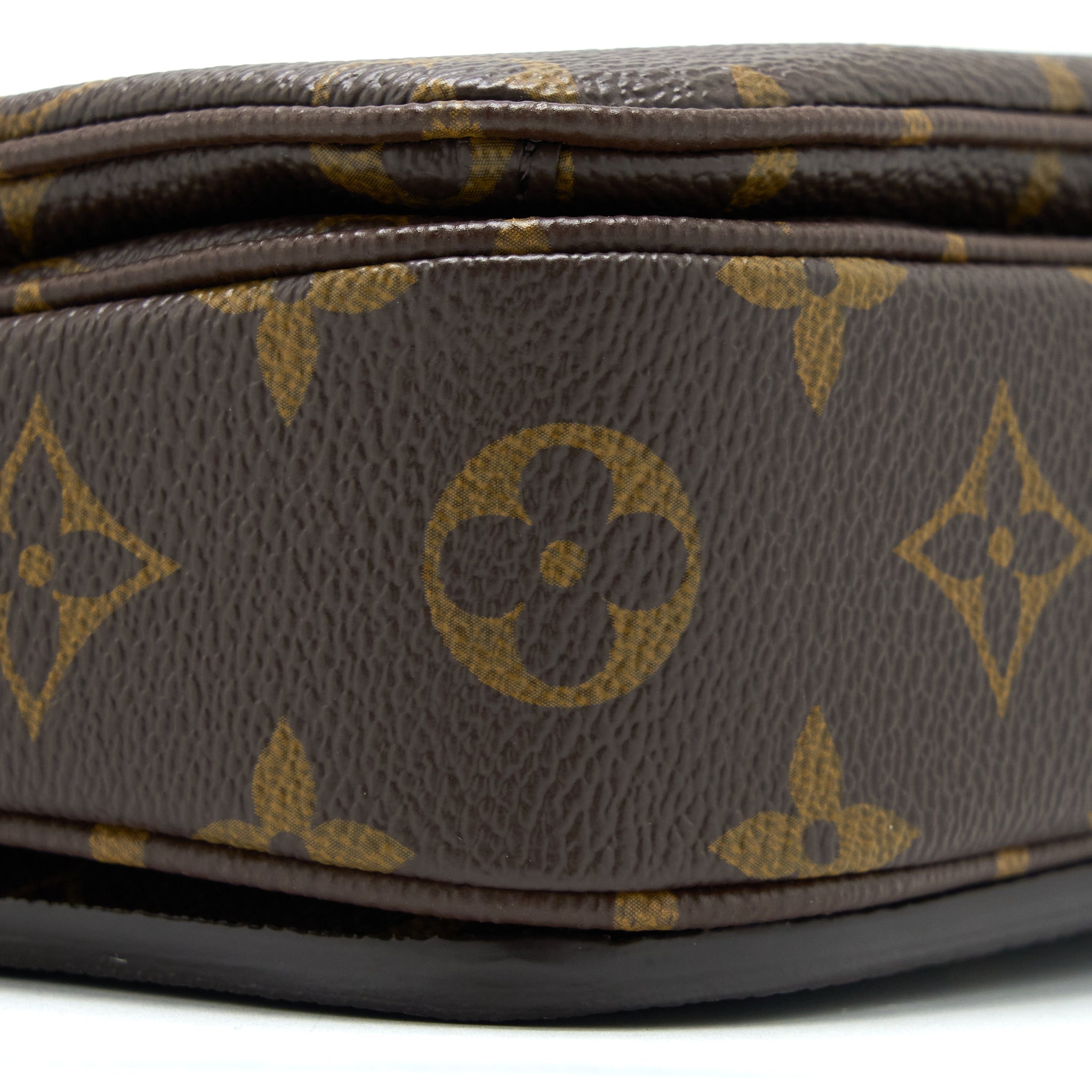 LOUIS VUITTON POCHETTE MÉTIS MONOGRAM CANVAS GHW