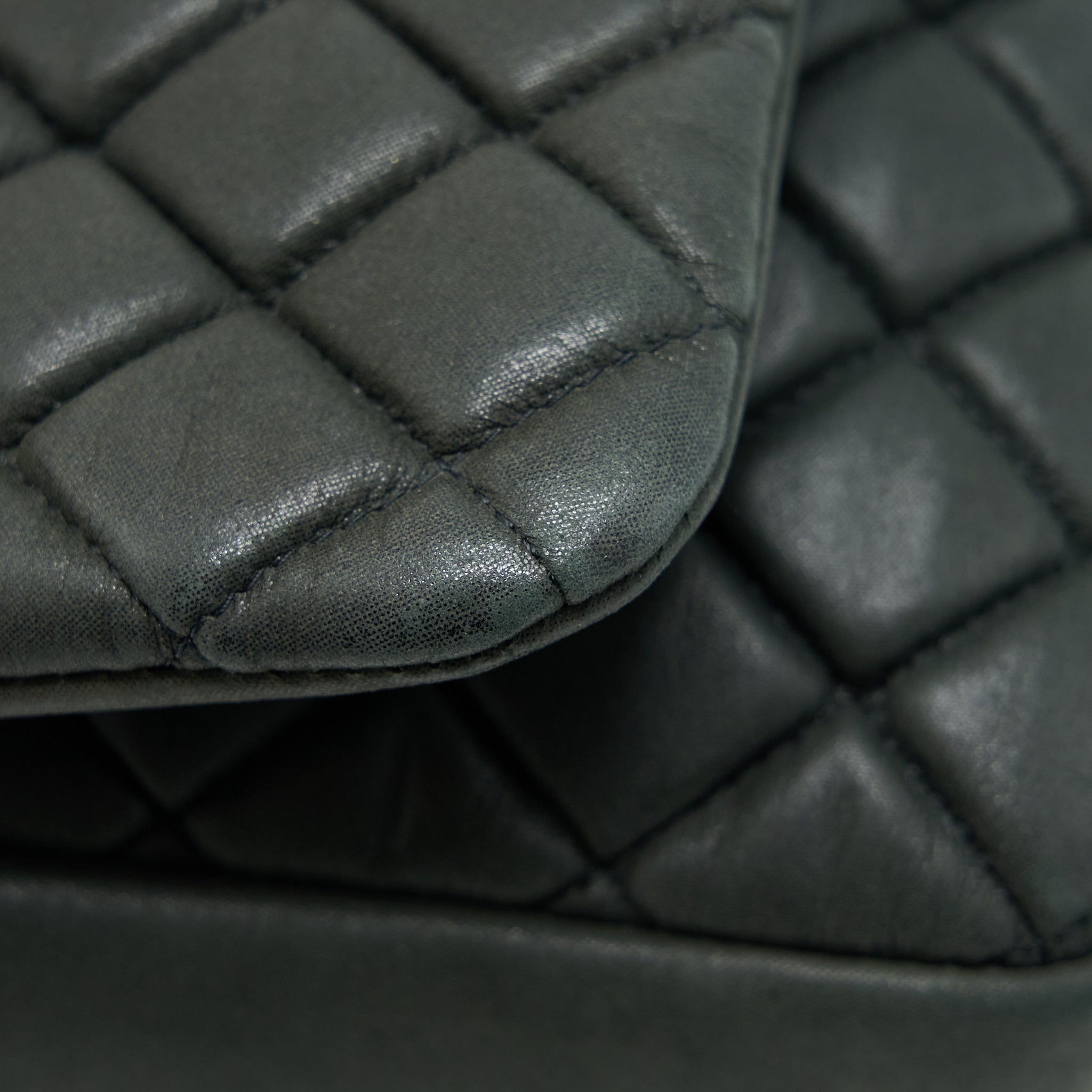 CHANEL QUILTED FLAP BAG IRIDESCENT CALFSKIN DARK GREEN RUTHENIUM SHW