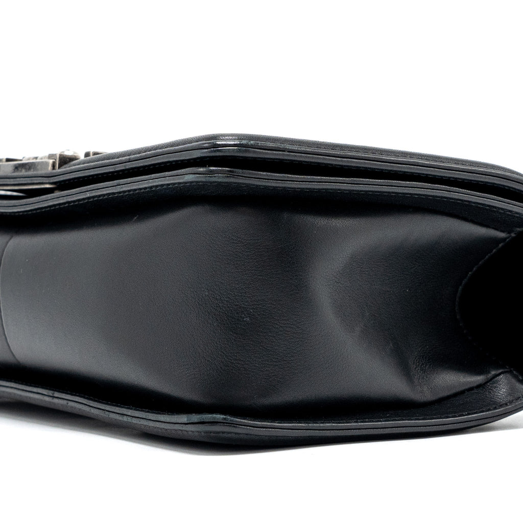 CHANEL MEDIUM CHEVRON BOY BAG LAMBSKIN BLACK RUTHENIUM HARDWARE