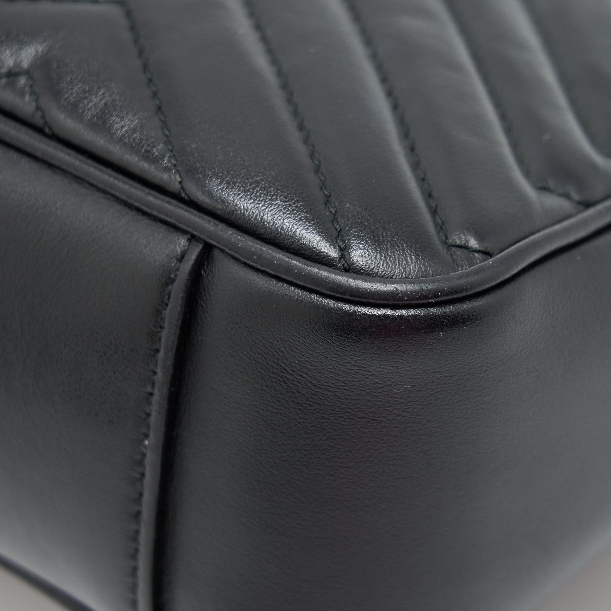 GUCCI SMALL GG MARMONT BAG BLACK GHW