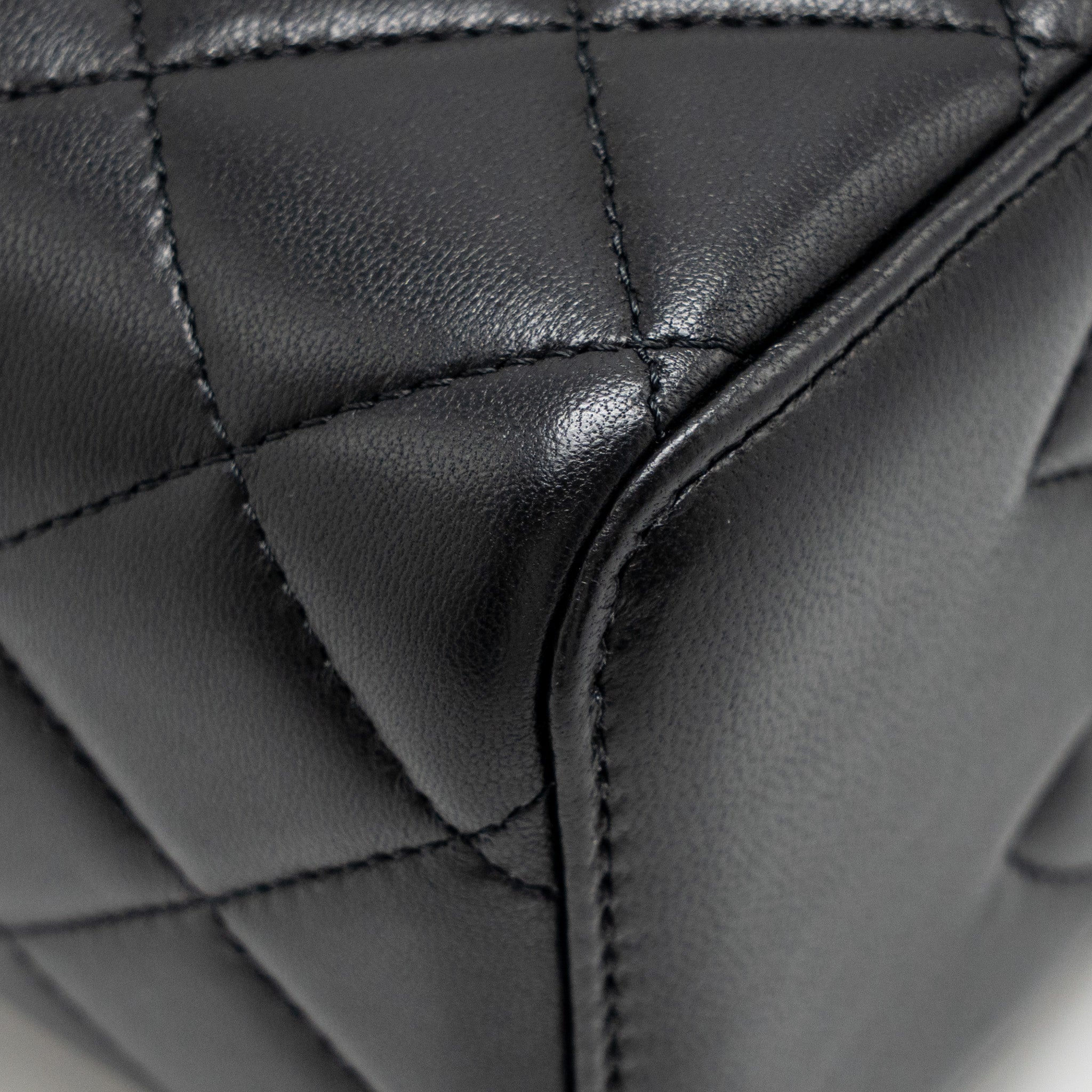 CHANEL TOP HANDLE LONG VANITY LAMBSKIN BLACK GHW(MICROCHIP)