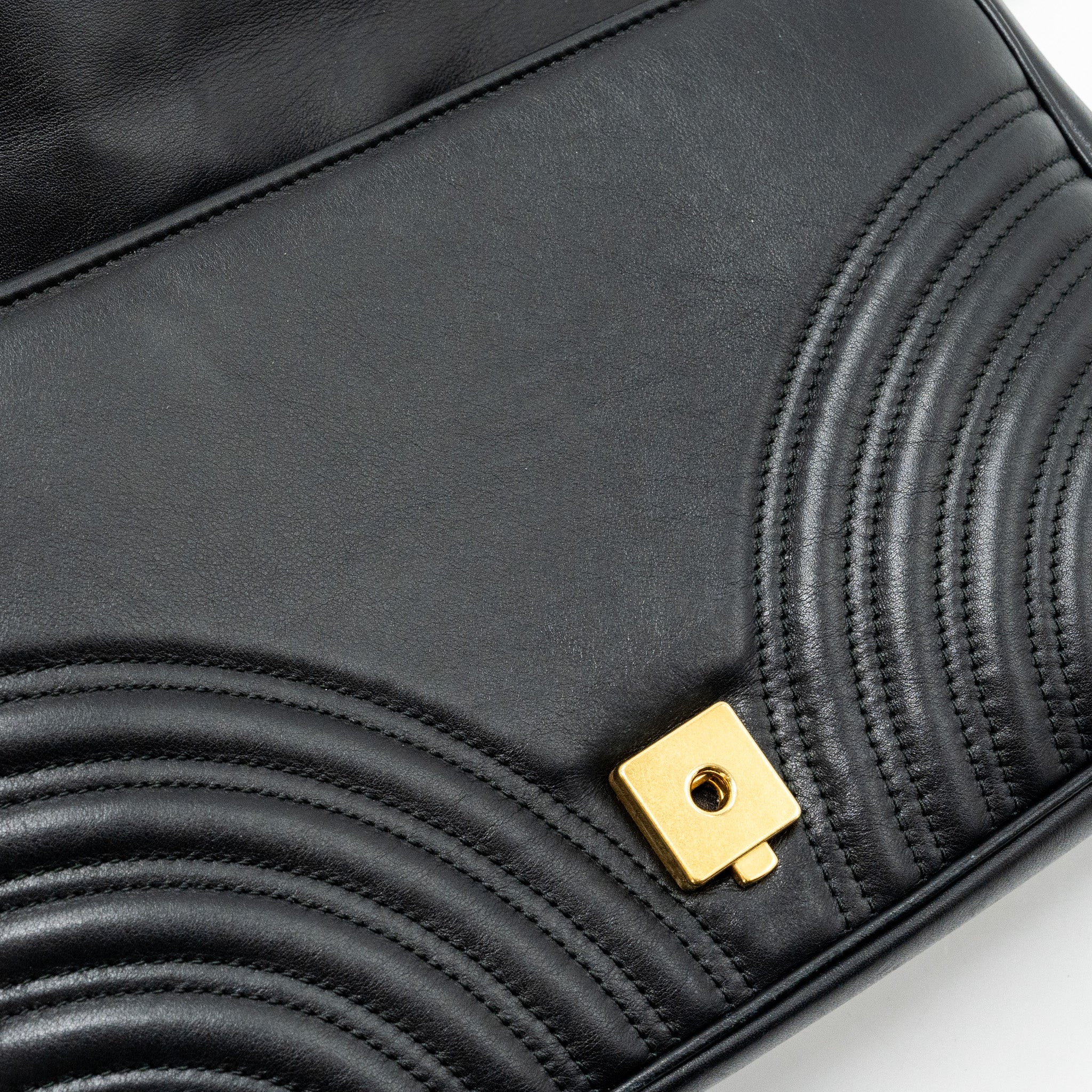 GUCCI MEDIUM GG MARMONT BAG CALFSKIN BLACK GHW