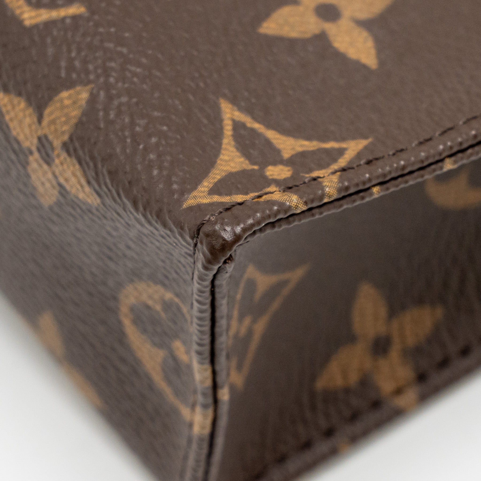 LOUIS VUITTON TOILETRY POCHETTE 26 MONOGRAM CANVAS GHW