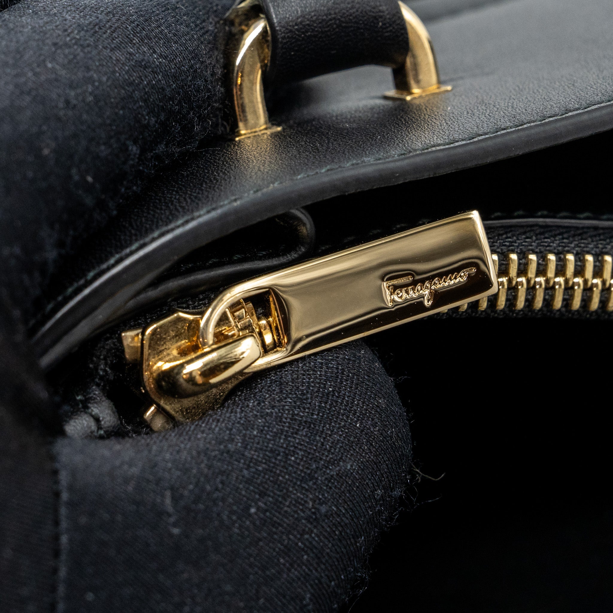SALVATORE FERRAGAMO TOTE BAG CALFSKIN BLACK GHW