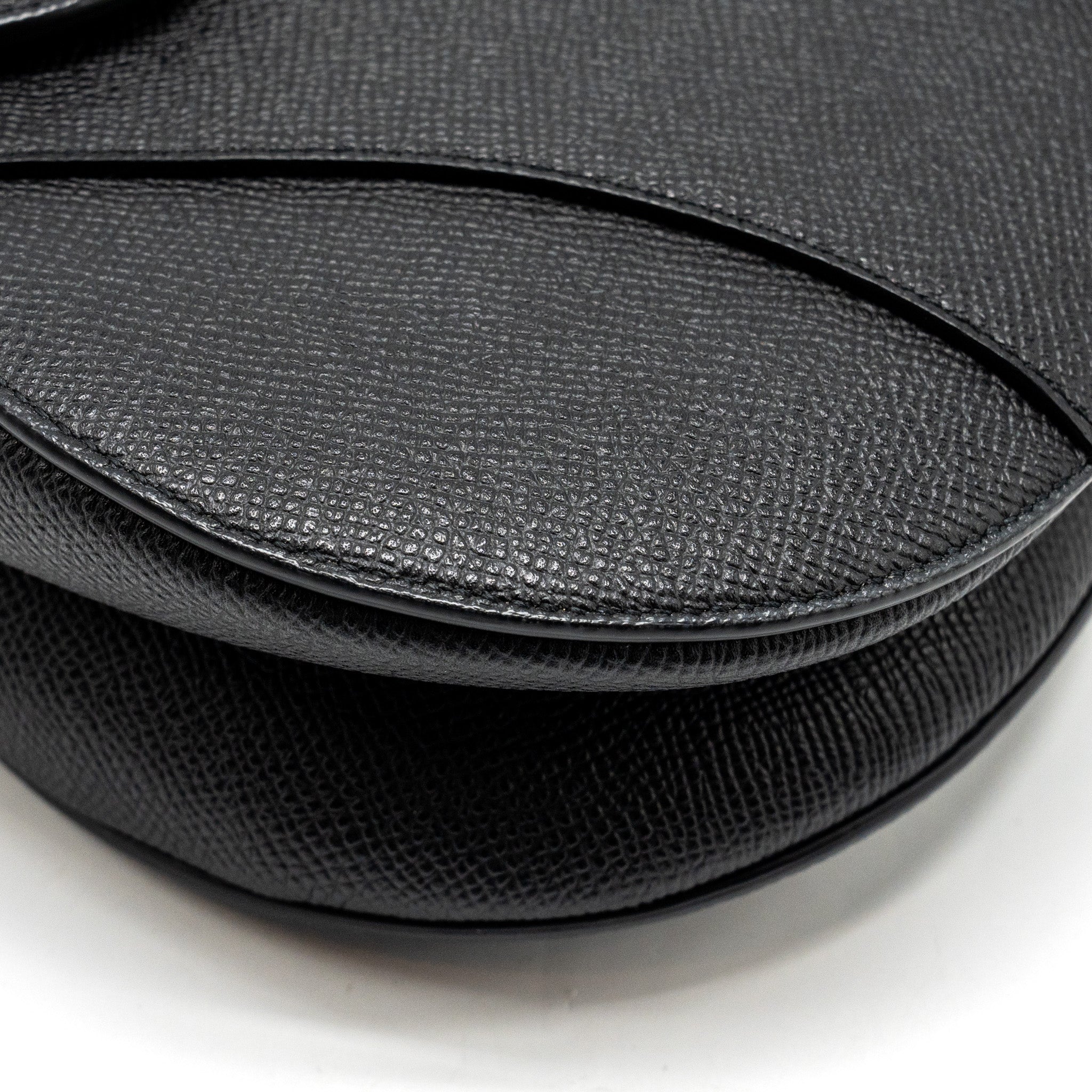 DIOR MEDIUM SADDLE GRAINED CALFSKIN BLACK GHW