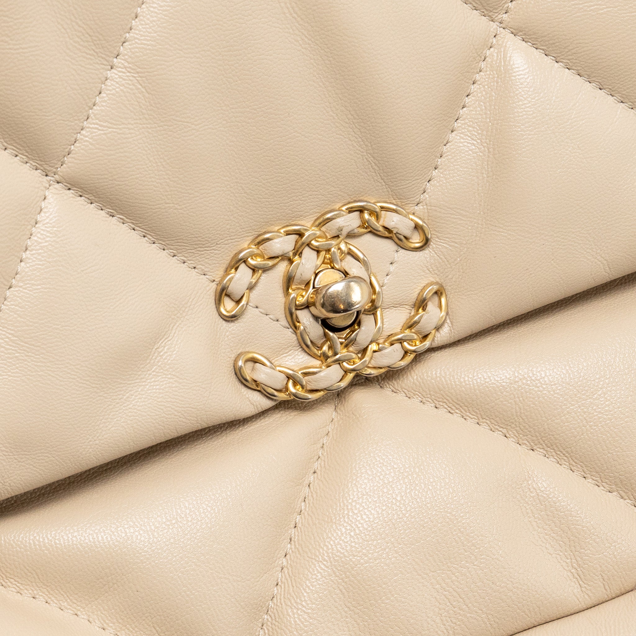 CHANEL MAXI 19 BAG GOATSKIN BEIGE MULTICOLOR HARDWARE