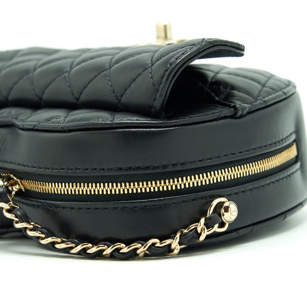 CHANEL 22S HEART BAG LAMBSKIN BLACK LGHW (MICROCHIP)