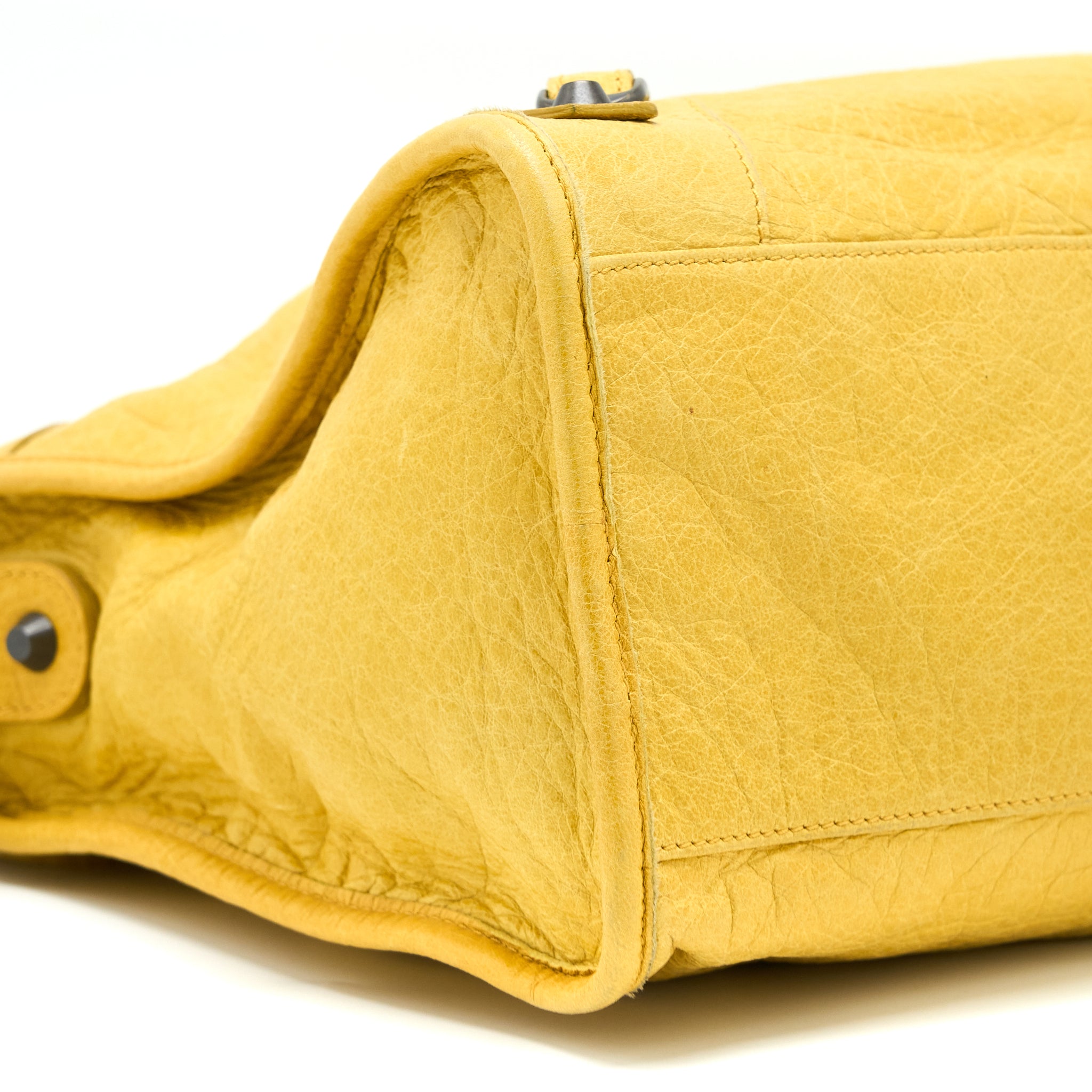 BALENCIAGA CLASSIC CITY BAG LAMBSKIN YELLOW WITH BLACK HARDWARE