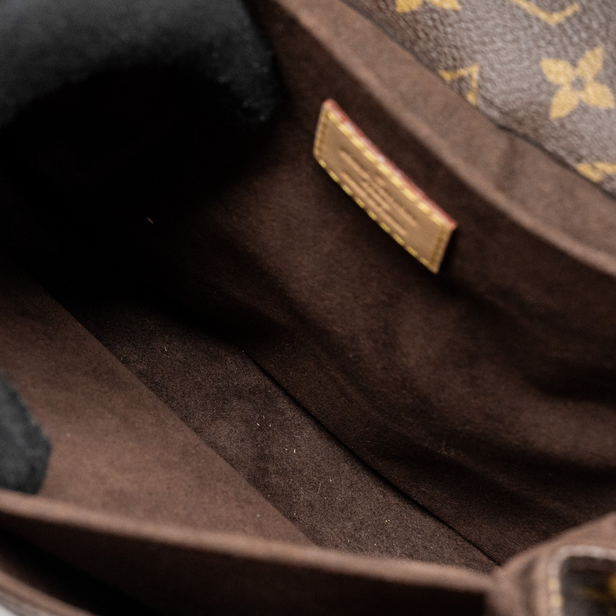 LOUIS VUITTON  POCHETTE MÉTIS MONOGRAM  CANVAS GHW