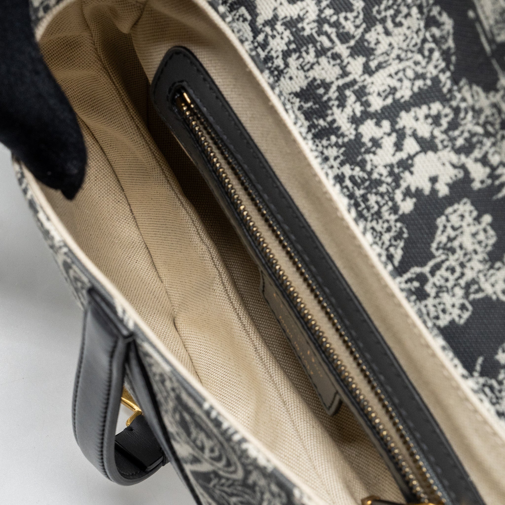 DIOR SADDLE BAG TOILE DE JOUY CANVAS / LEATHER GREY GHW