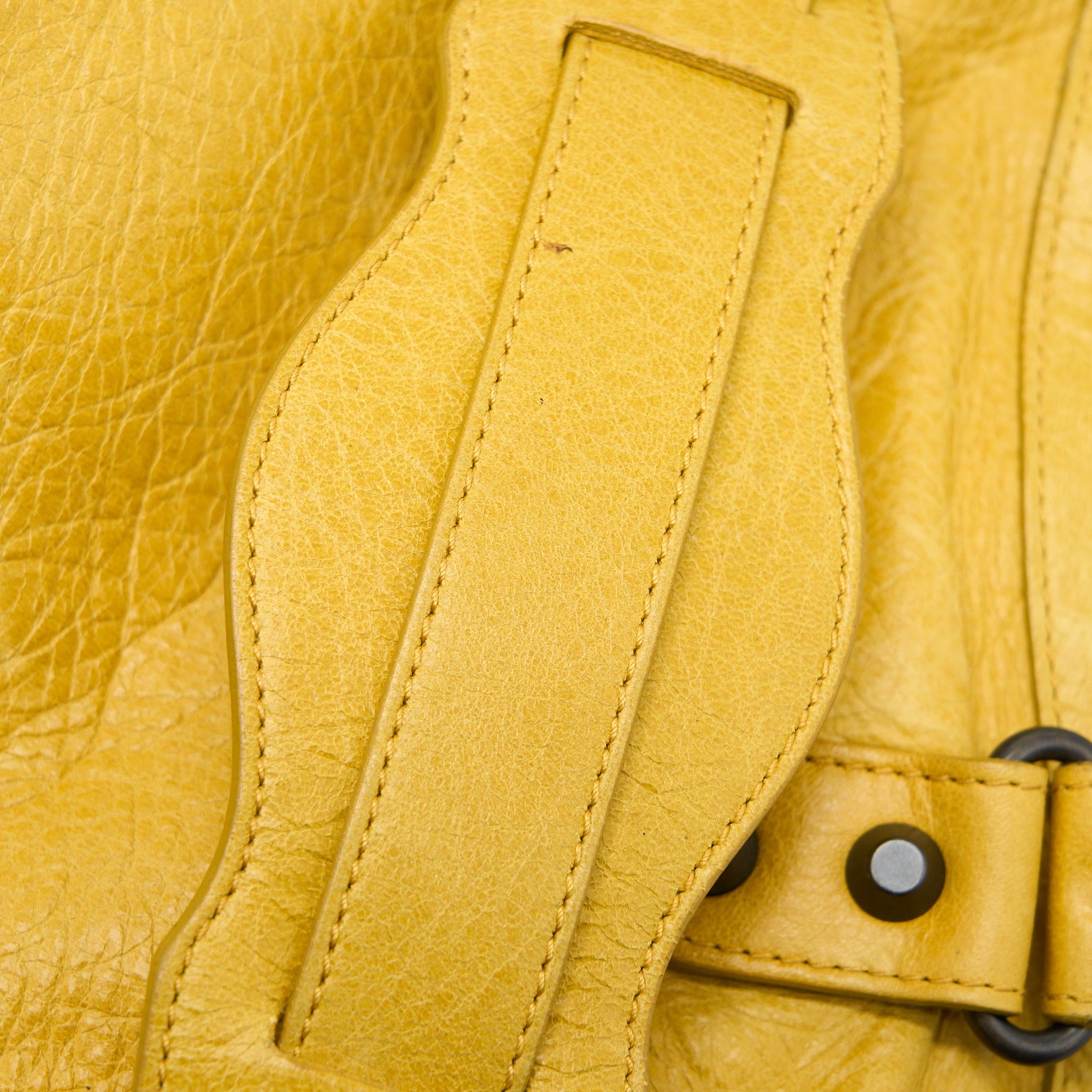 BALENCIAGA CLASSIC CITY BAG LAMBSKIN YELLOW WITH BLACK HARDWARE