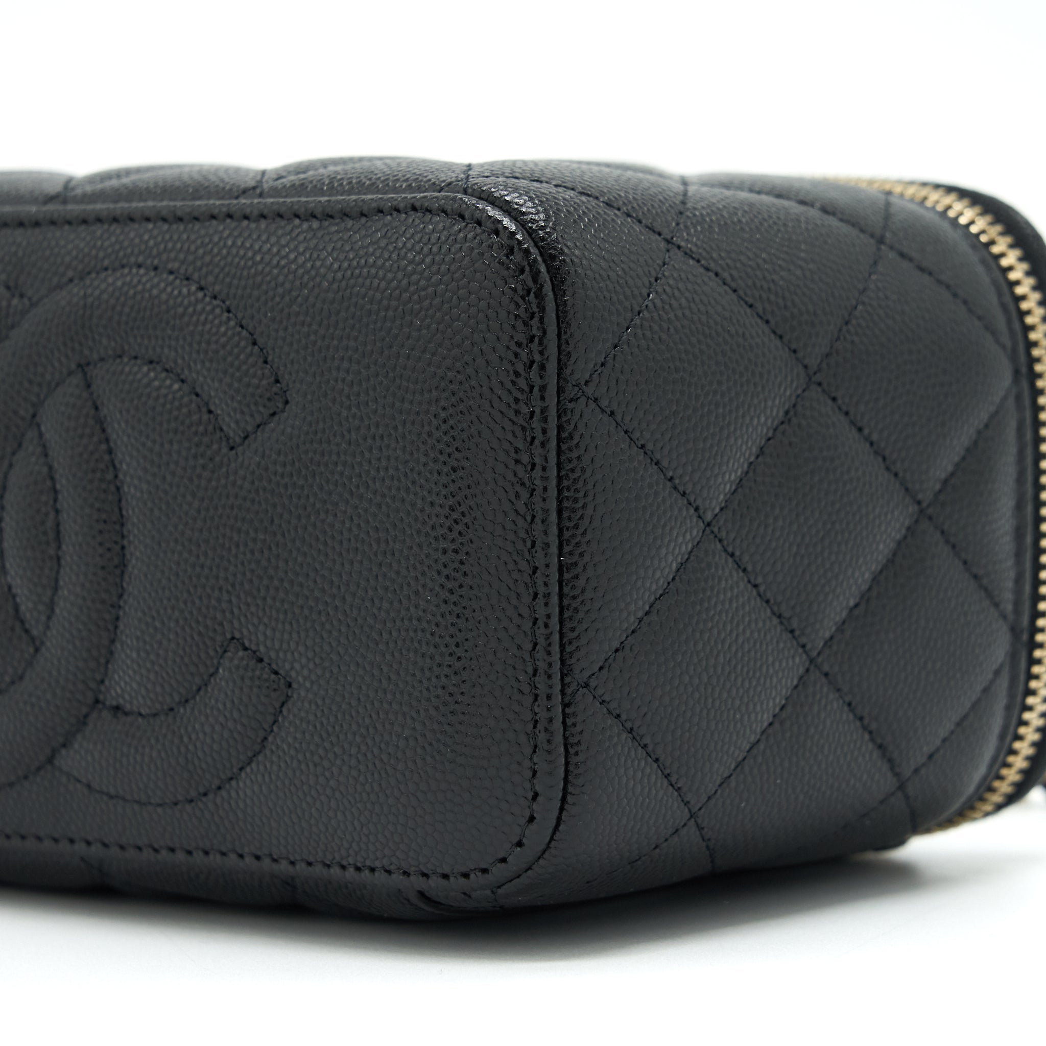 CHANEL 22S LONG VANITY WITH CHAIN CAVIAR BLACK LGHW