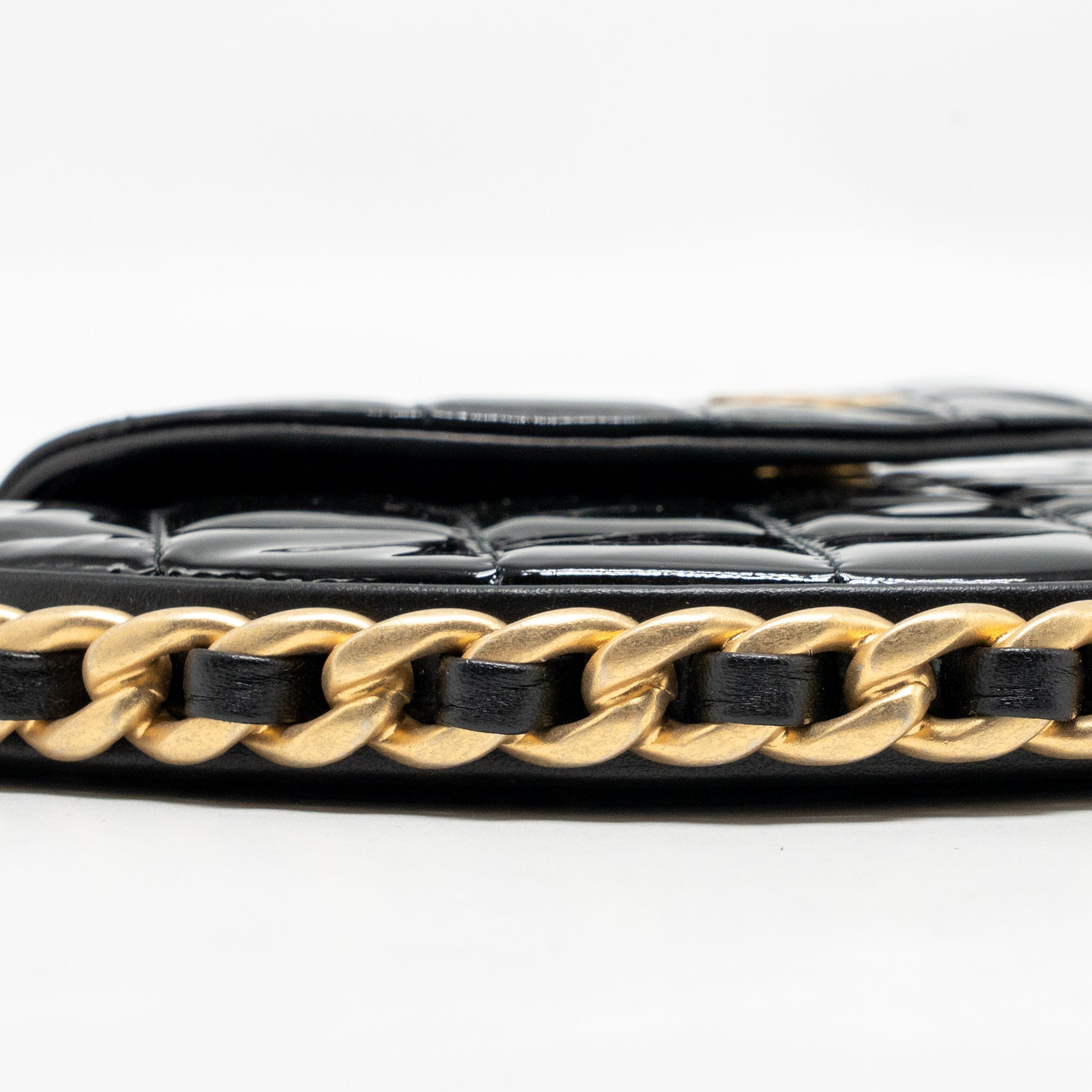 CHANEL ROUND CLUTCH PATENT LEATHER BLACK GHW (MICROCHIP)