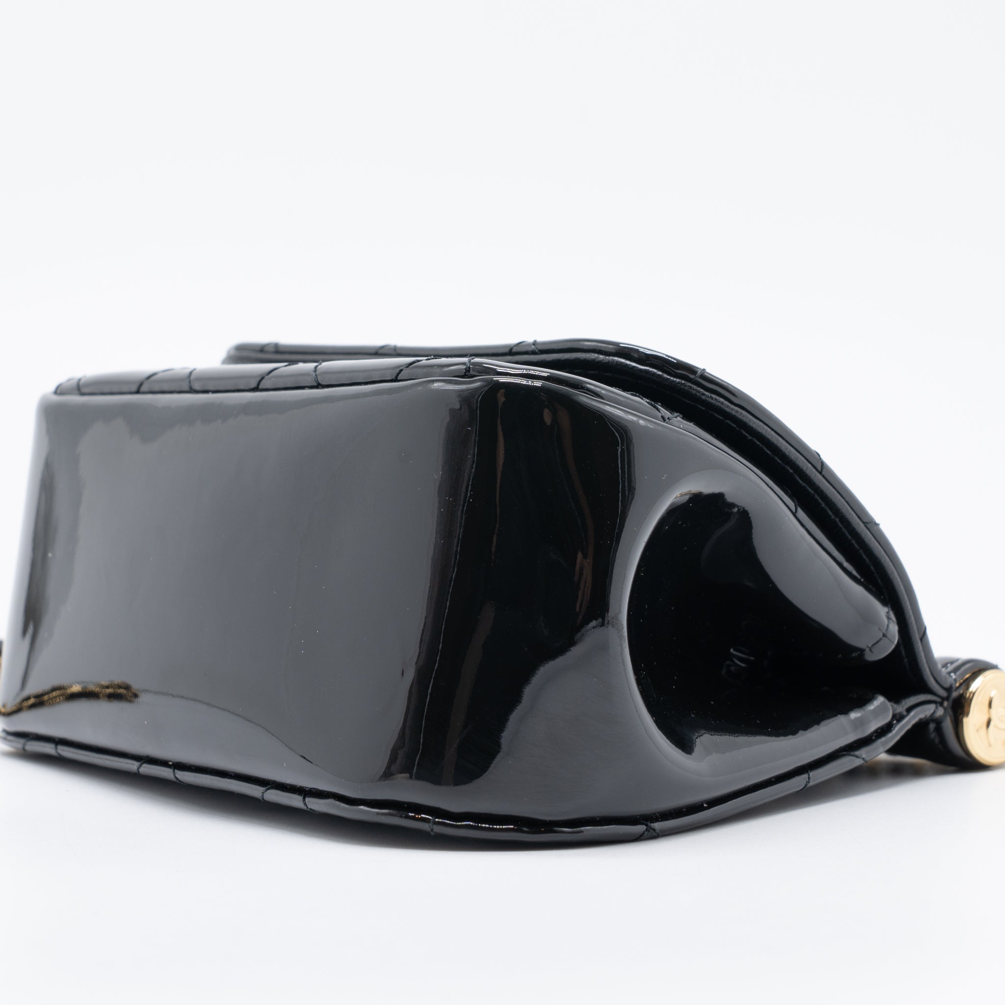 CHANEL 22K MINI CLUTCH WITH CHAIN PATENT BLACK GHW (MICROCHIP)