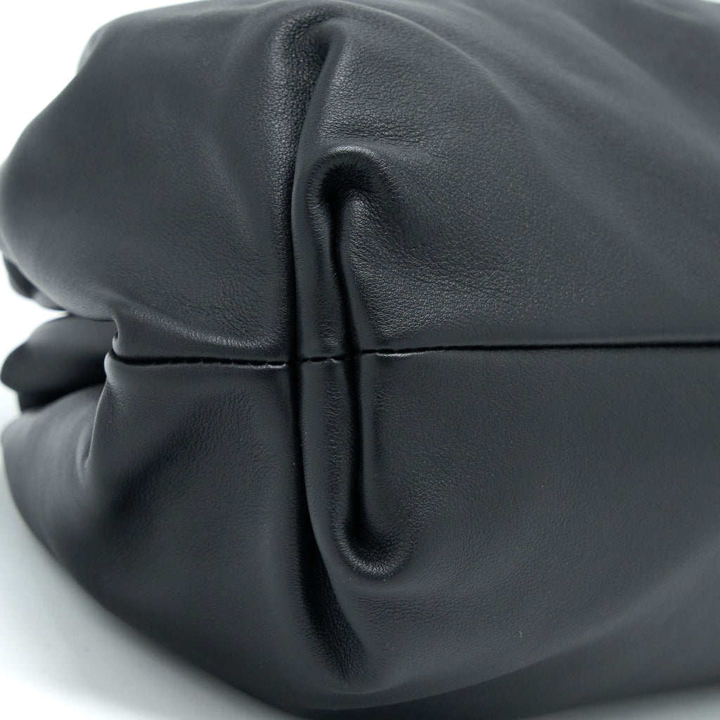 BOTTEGA VENETA TEEN POUCH CALFSKIN BLACK