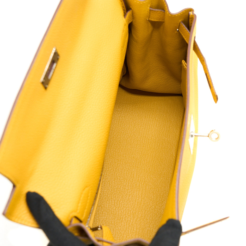 HERMES KELLY 28 TOGO 9D JAUNE AMBER SHW