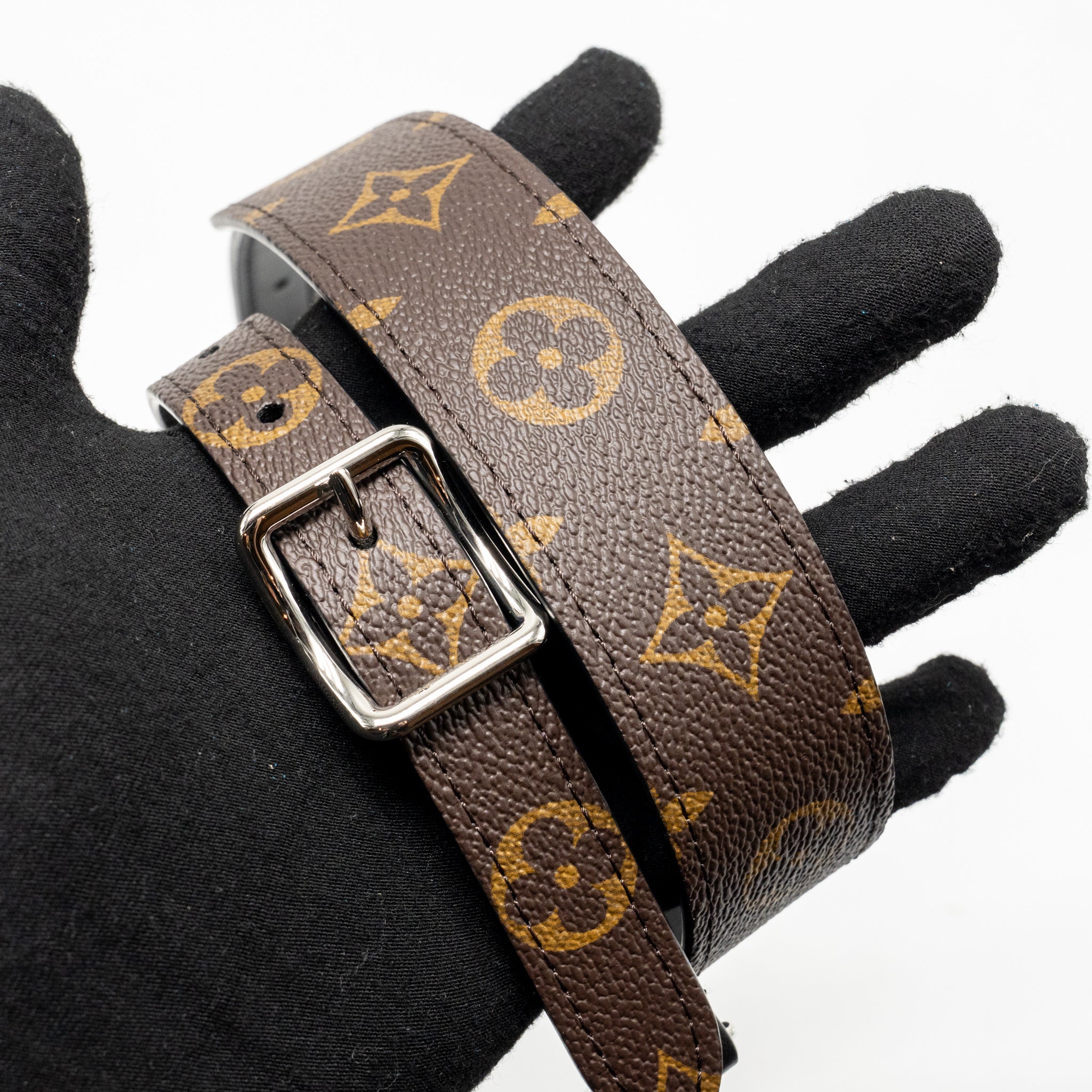 LOUIS VUITTON CARRYALL CARGO VIBE PM LAMBSKIN BLACK SHW