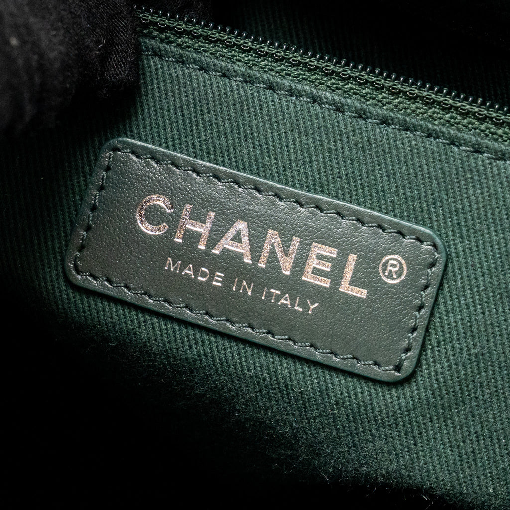 CHANEL SMALL SHOPPING TOTE BAG FABRIC/LEATHER GREEN/WHITE SHW (MICROCHIP)