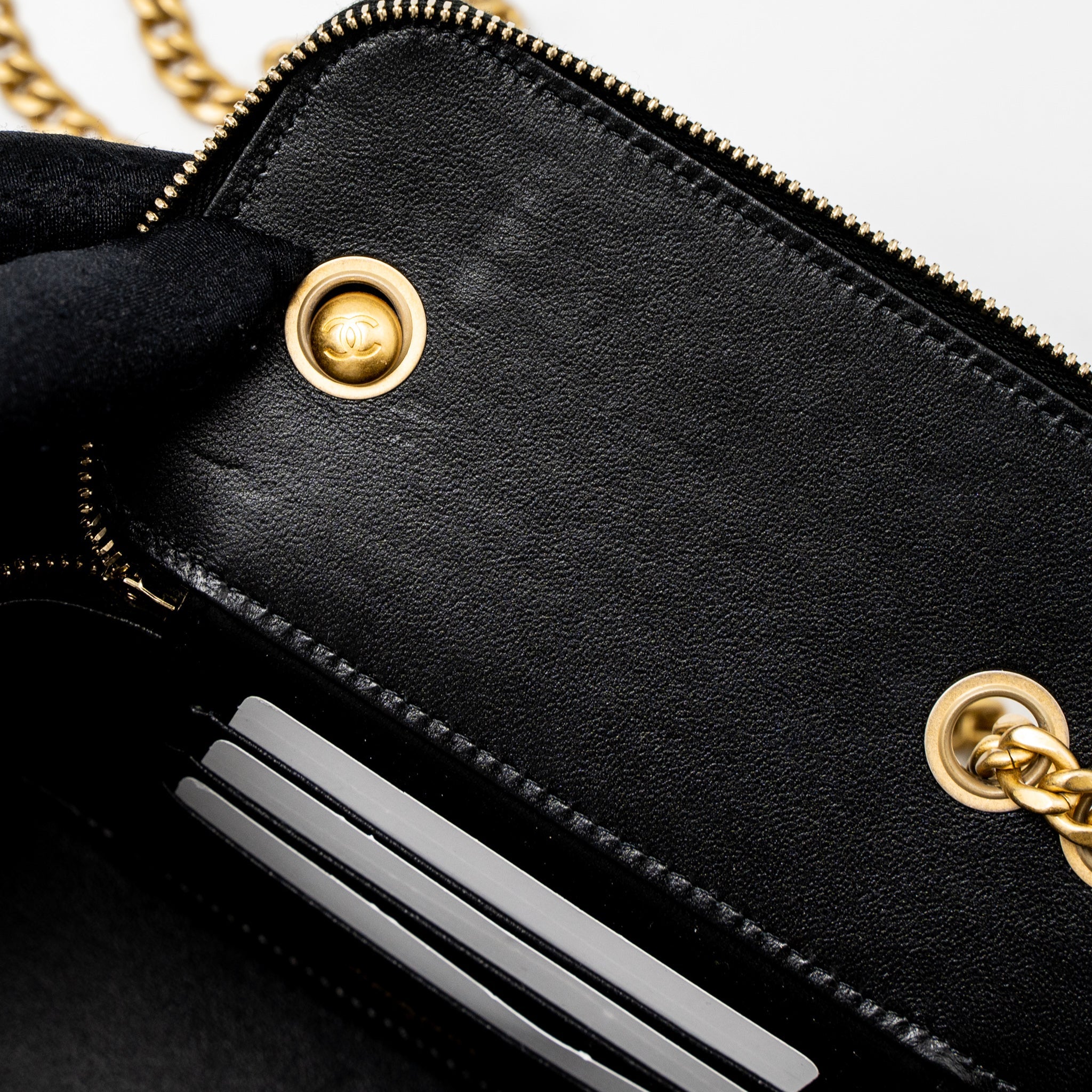 CHANEL 22K GOLD PILLAR ADJUSTABLE CHAIN LONG VANITY LAMBSKIN BLACK BRUSHED GHW(MICROCHIP)