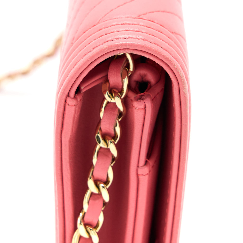 CHANEL BOY WALLET ON CHAIN CHEVRON CALFSKIN PINK LGHW