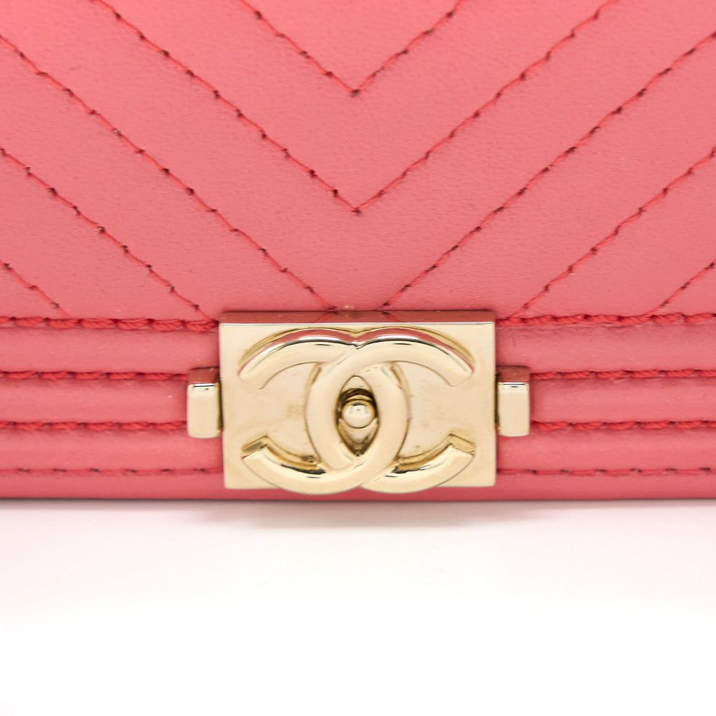 CHANEL BOY WALLET ON CHAIN CHEVRON CALFSKIN PINK LGHW