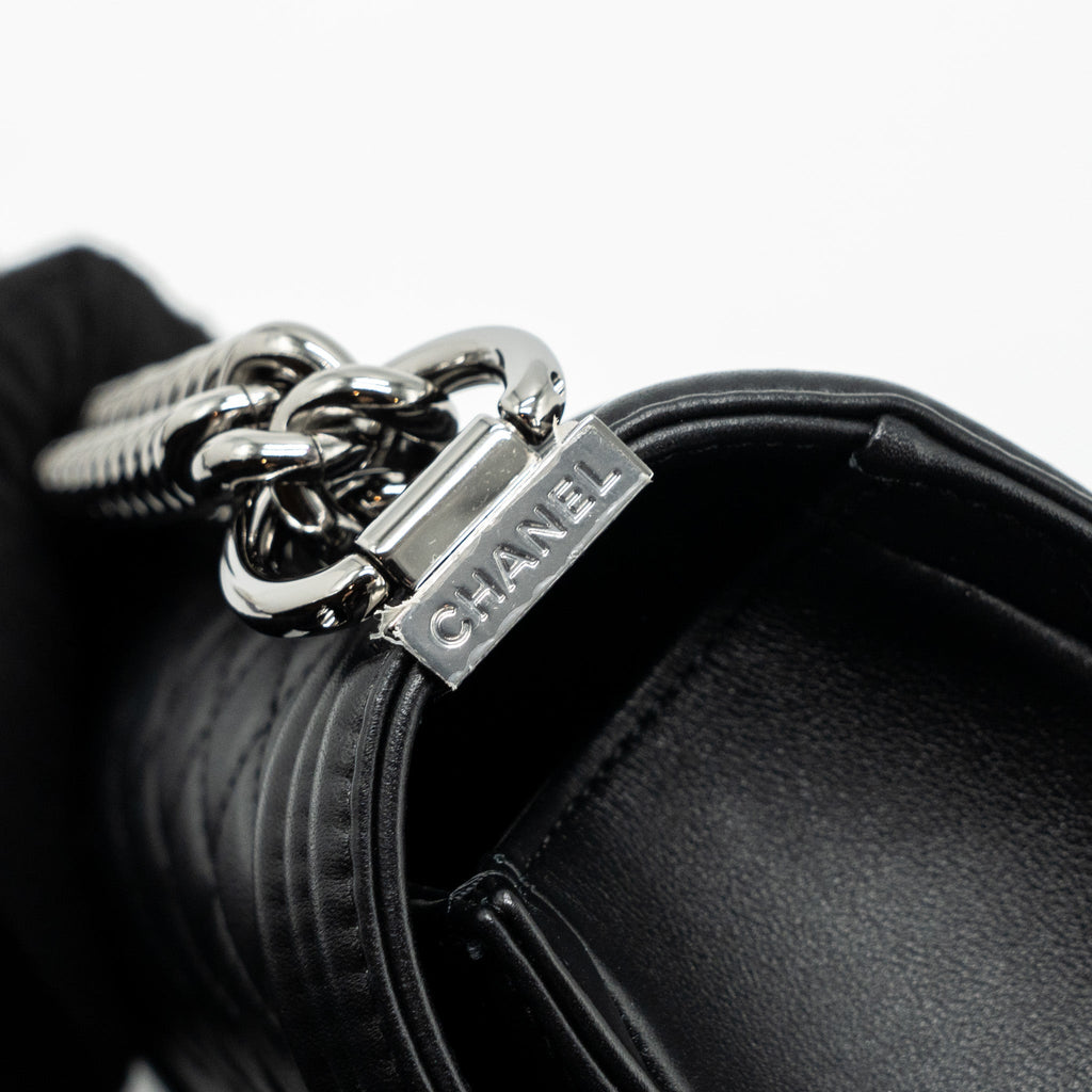CHANEL SMALL BOY BAG CALFSKIN BLACK SHW (MICROCHIP)