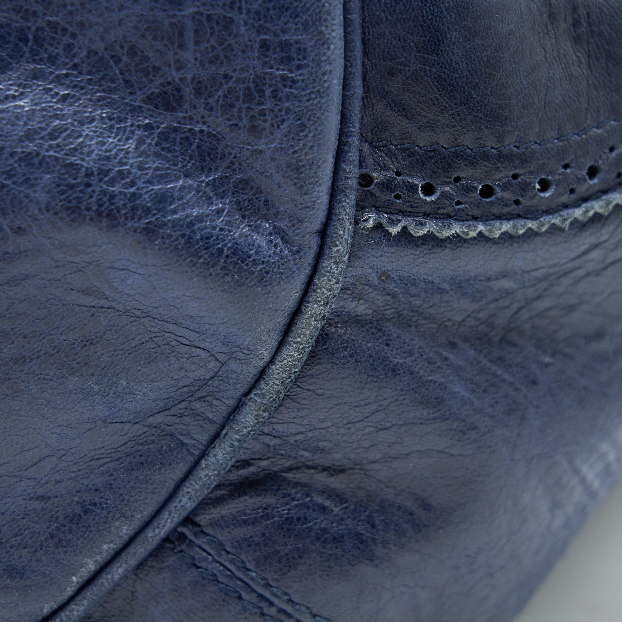 BALENCIAGA GIANT POMPON BUCKET BAG NAVY