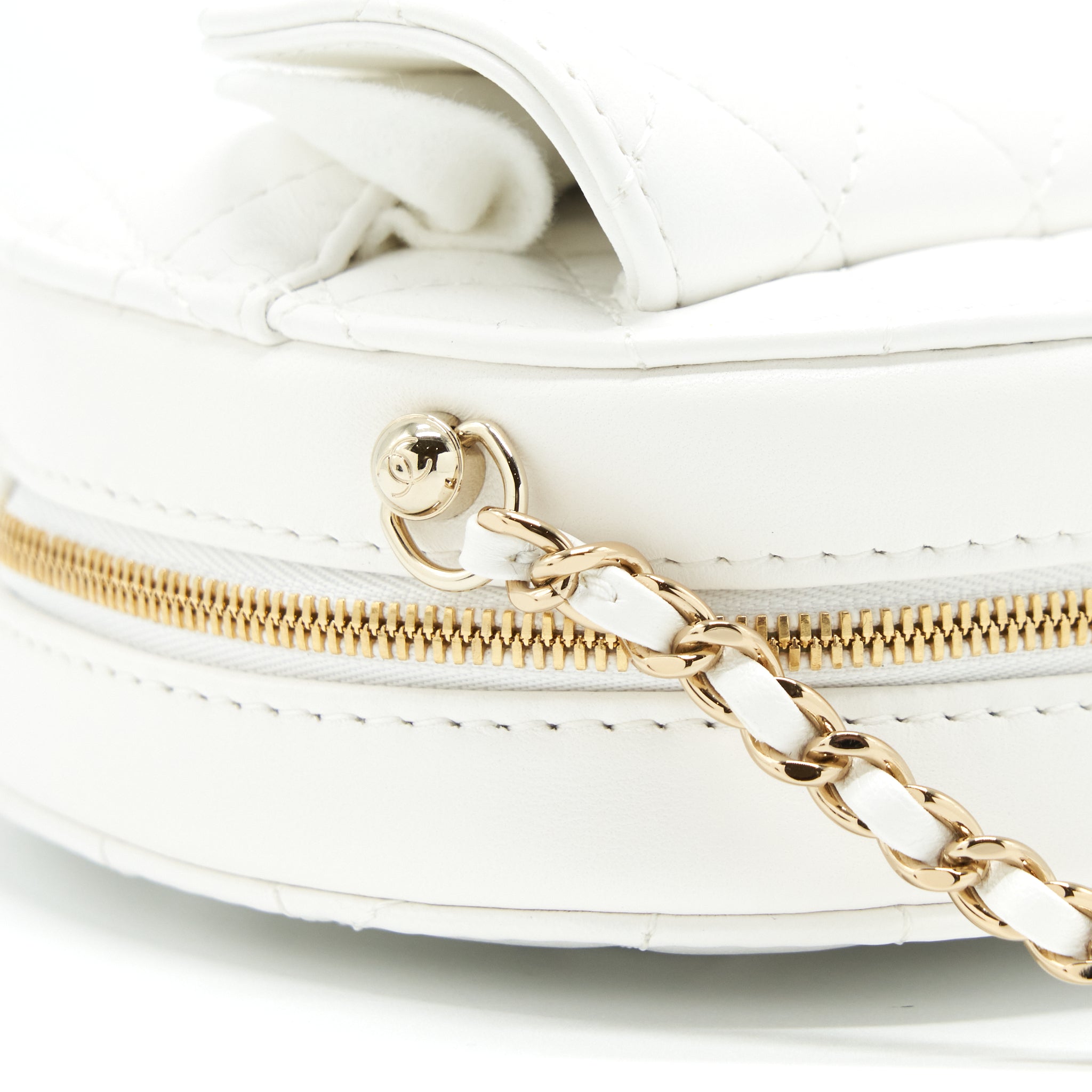 CHANEL 22S HEART BAG LAMBSKIN WHITE LGHW (MICROCHIP)
