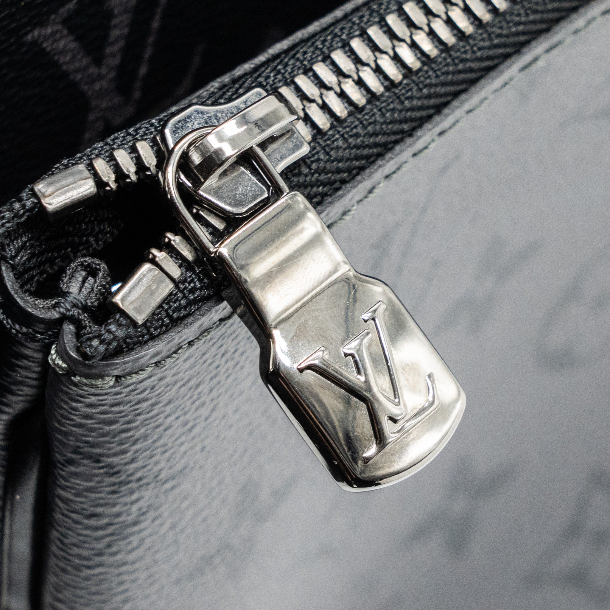LOUIS VUITTON TRIO MESSENGER BAG MONOGRAM ECLIPSE SHW