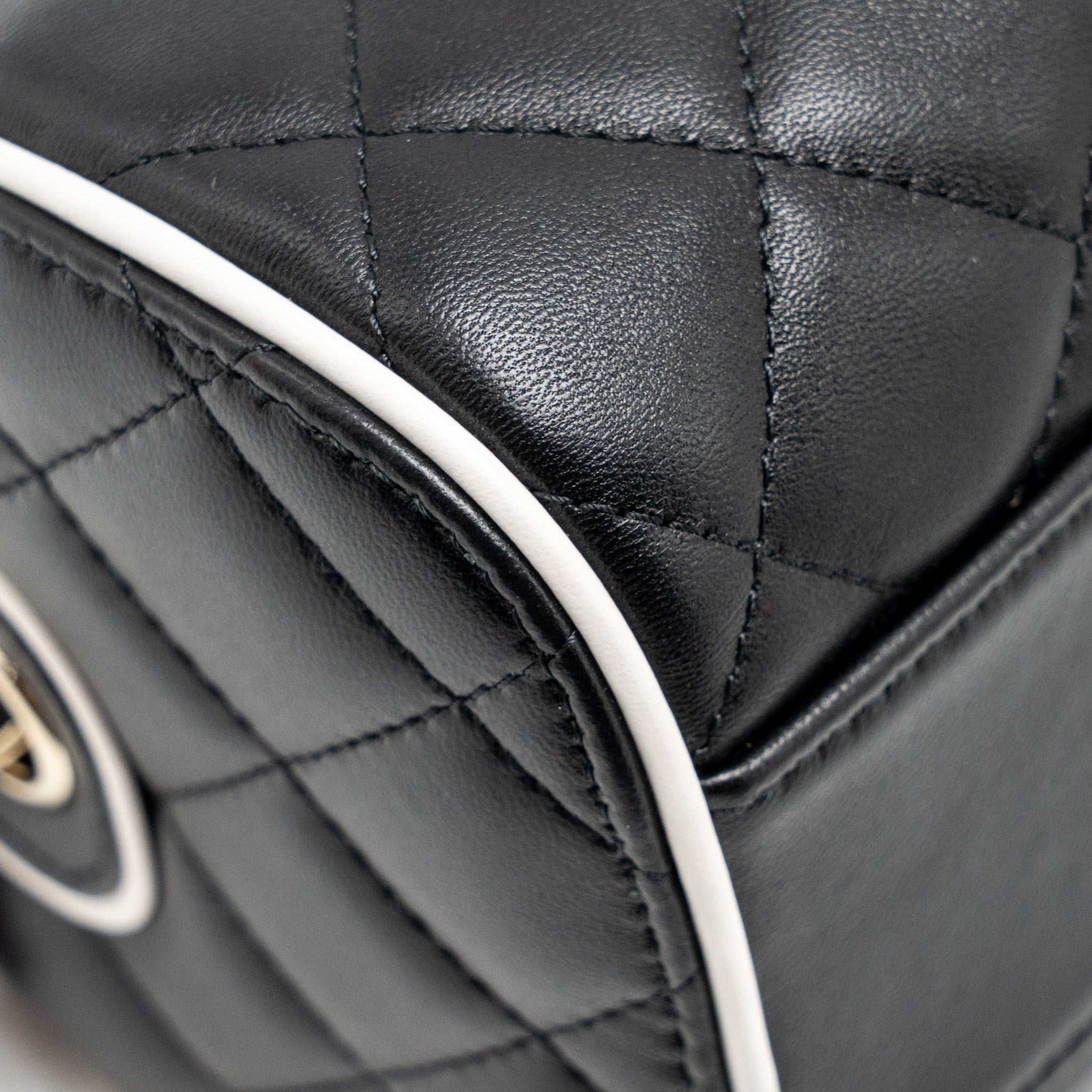 CHANEL 25P QUILTED BOWLING BAG LAMBSKIN BLACK LGHW (MICROCHIP)