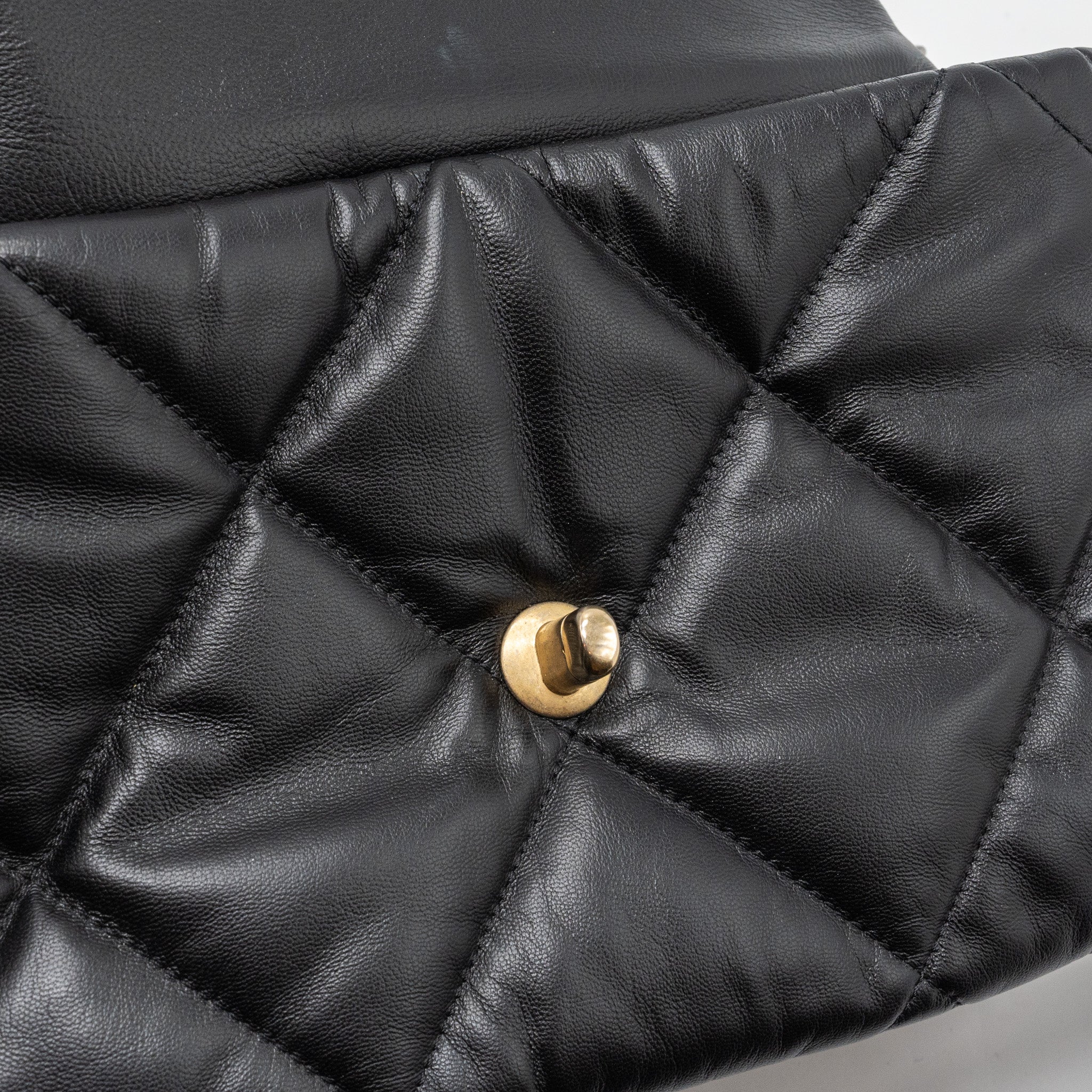 CHANEL MEDIUM 19 BAG GOATSKIN BLACK MULTICOLOUR HARDWARE