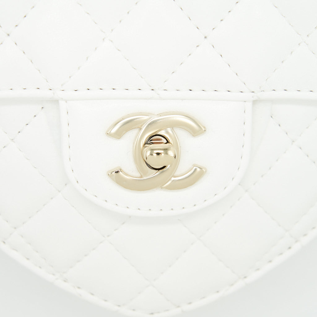 CHANEL 22S HEART BAG LAMBSKIN WHITE LGHW (MICROCHIP)
