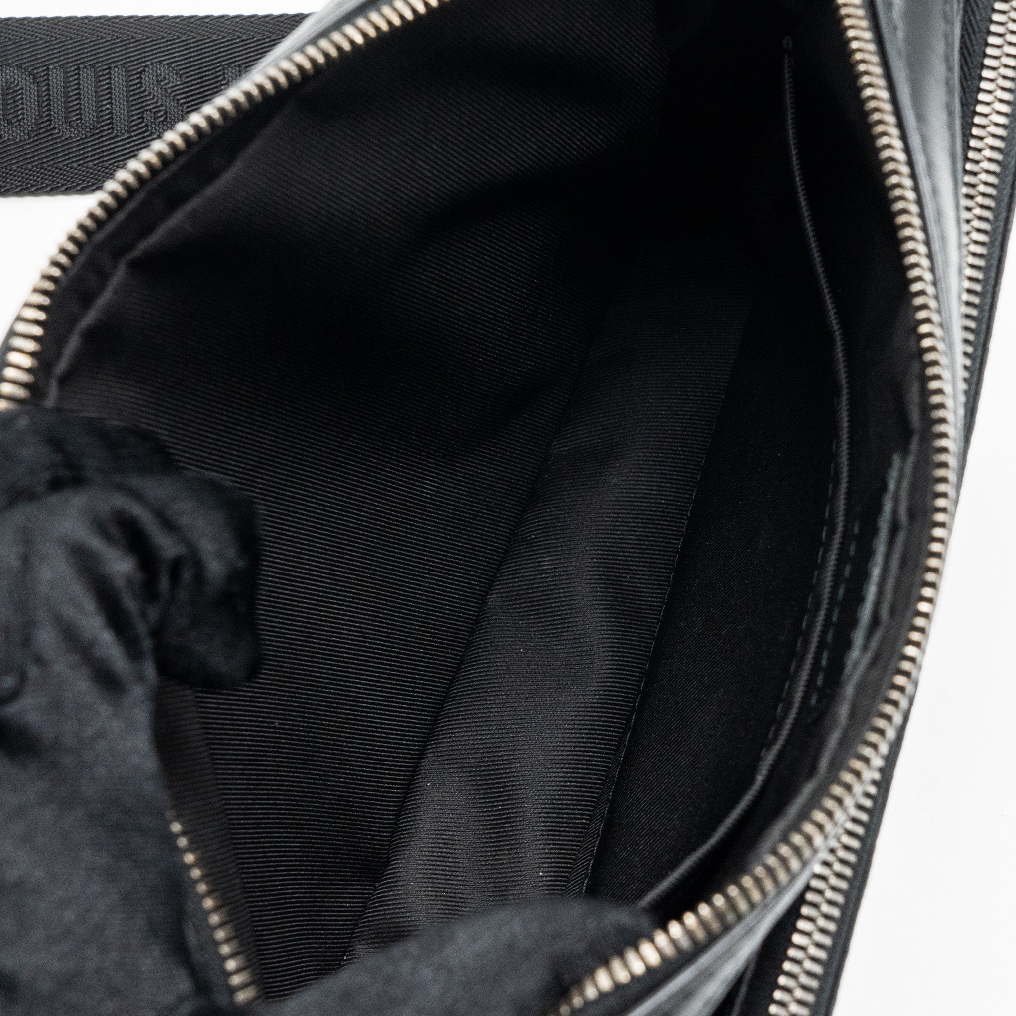 LOUIS VUITTON TRIO MESSENGER BAG MONOGRAM ECLIPSE SHW