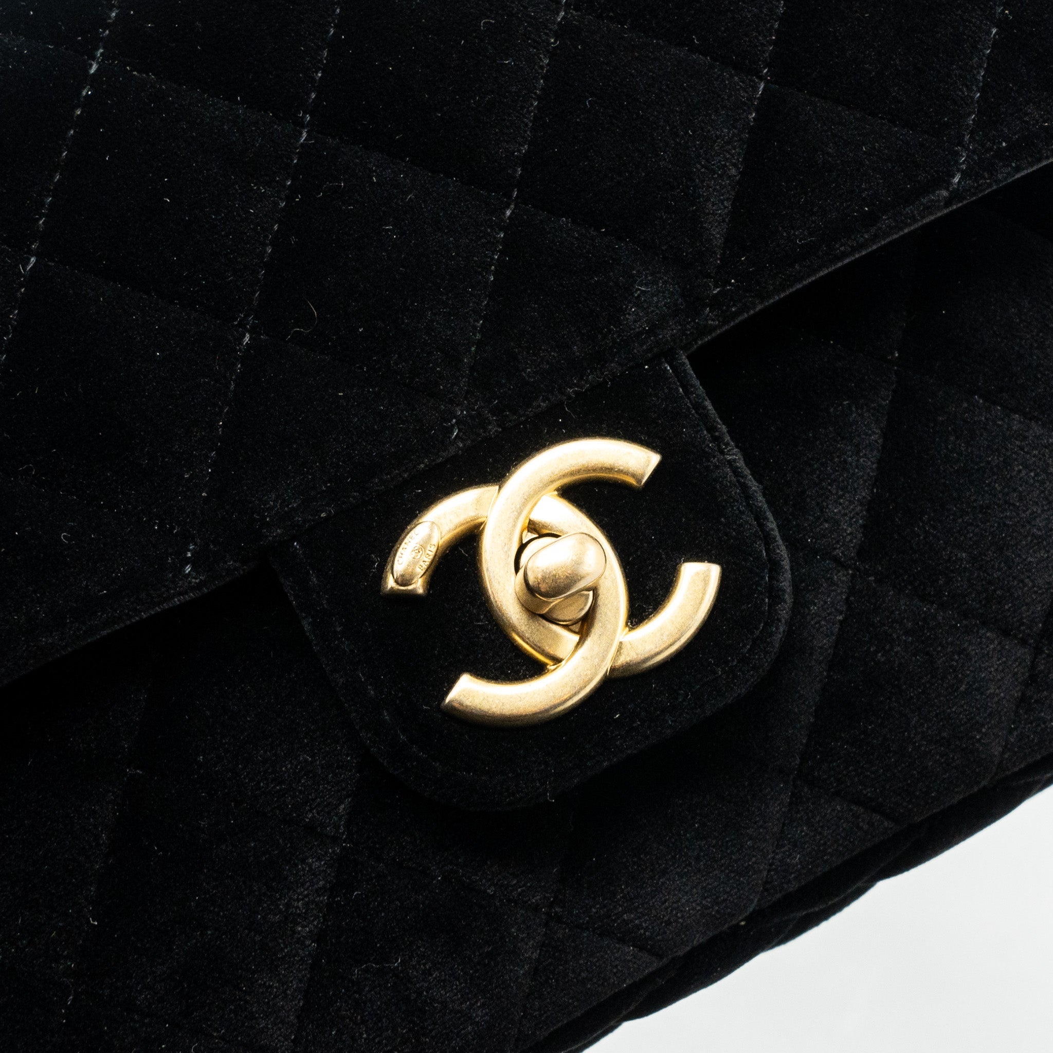 CHANEL 22B CHANEL ON CHAINS SQUARE FLAP BAG VELVET BLACK GHW (MICROCHIP)