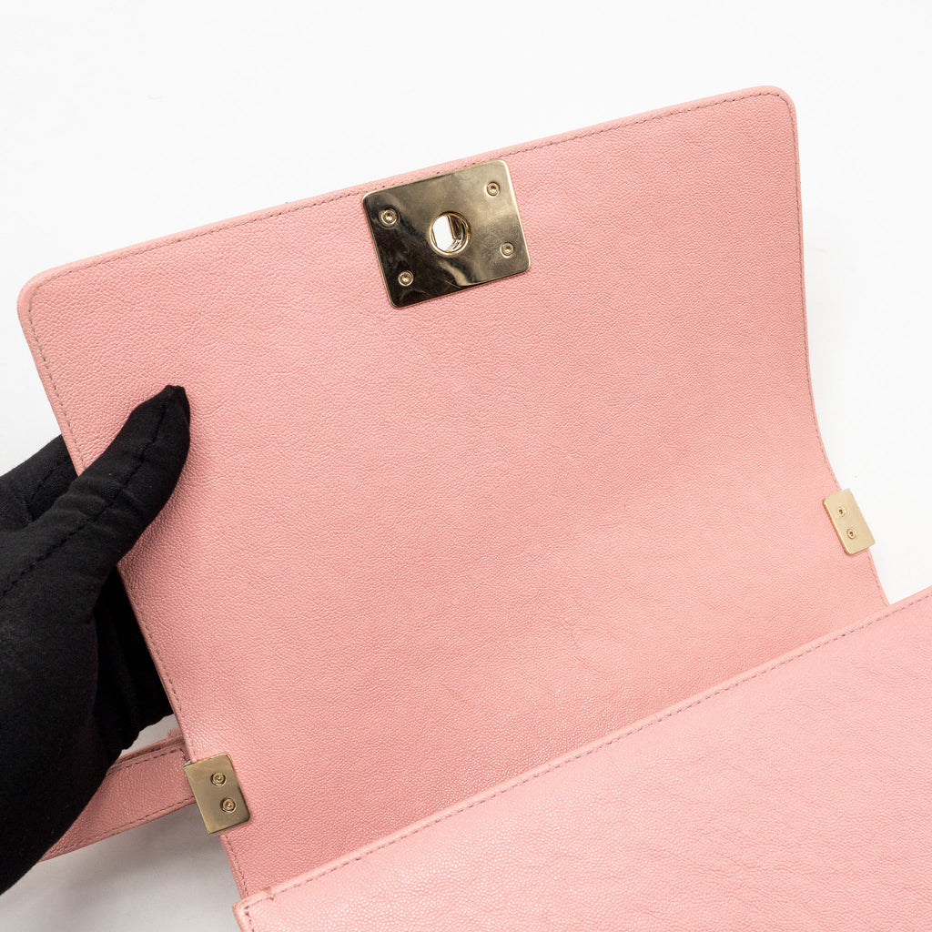 CHANEL MEDIUM BOY BAG GRAINED CALFSKIN PINK LGHW