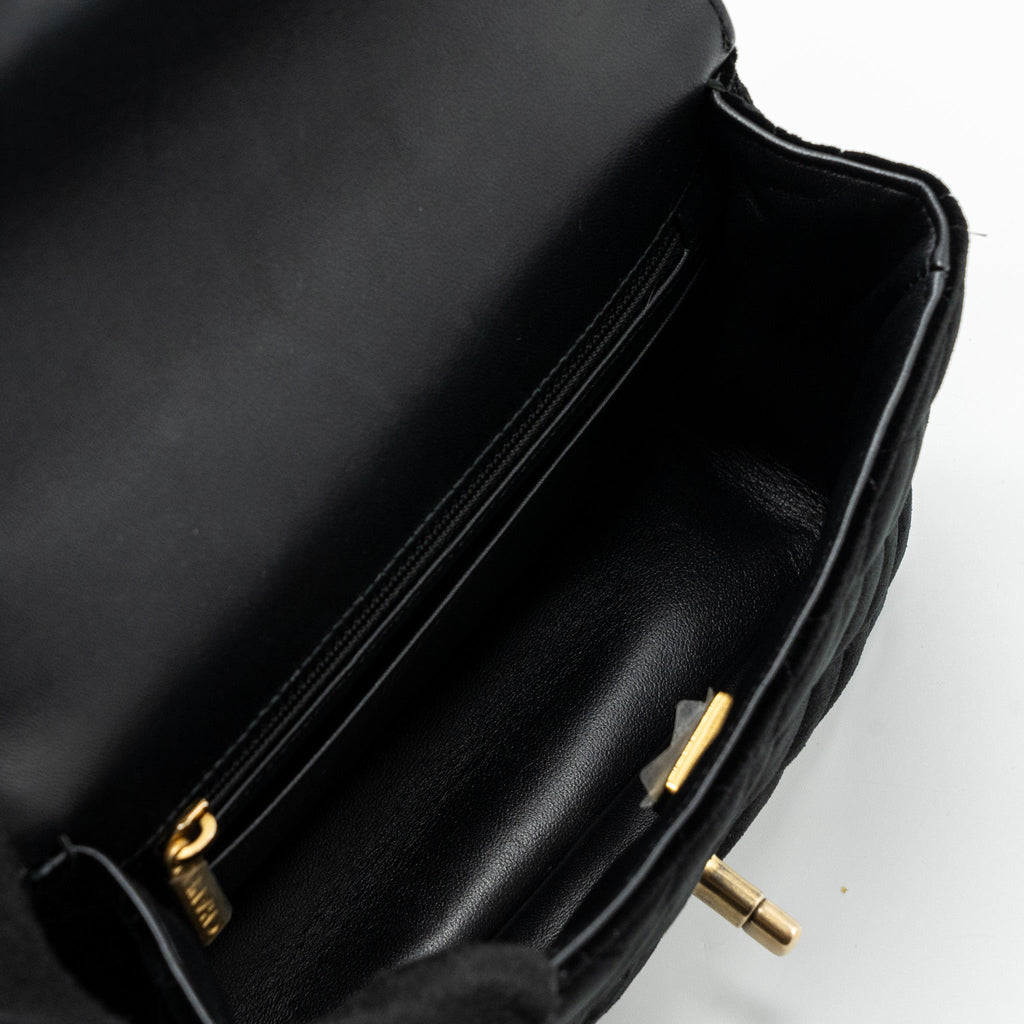 CHANEL 22B CHANEL ON CHAINS SQUARE FLAP BAG VELVET BLACK GHW (MICROCHIP)