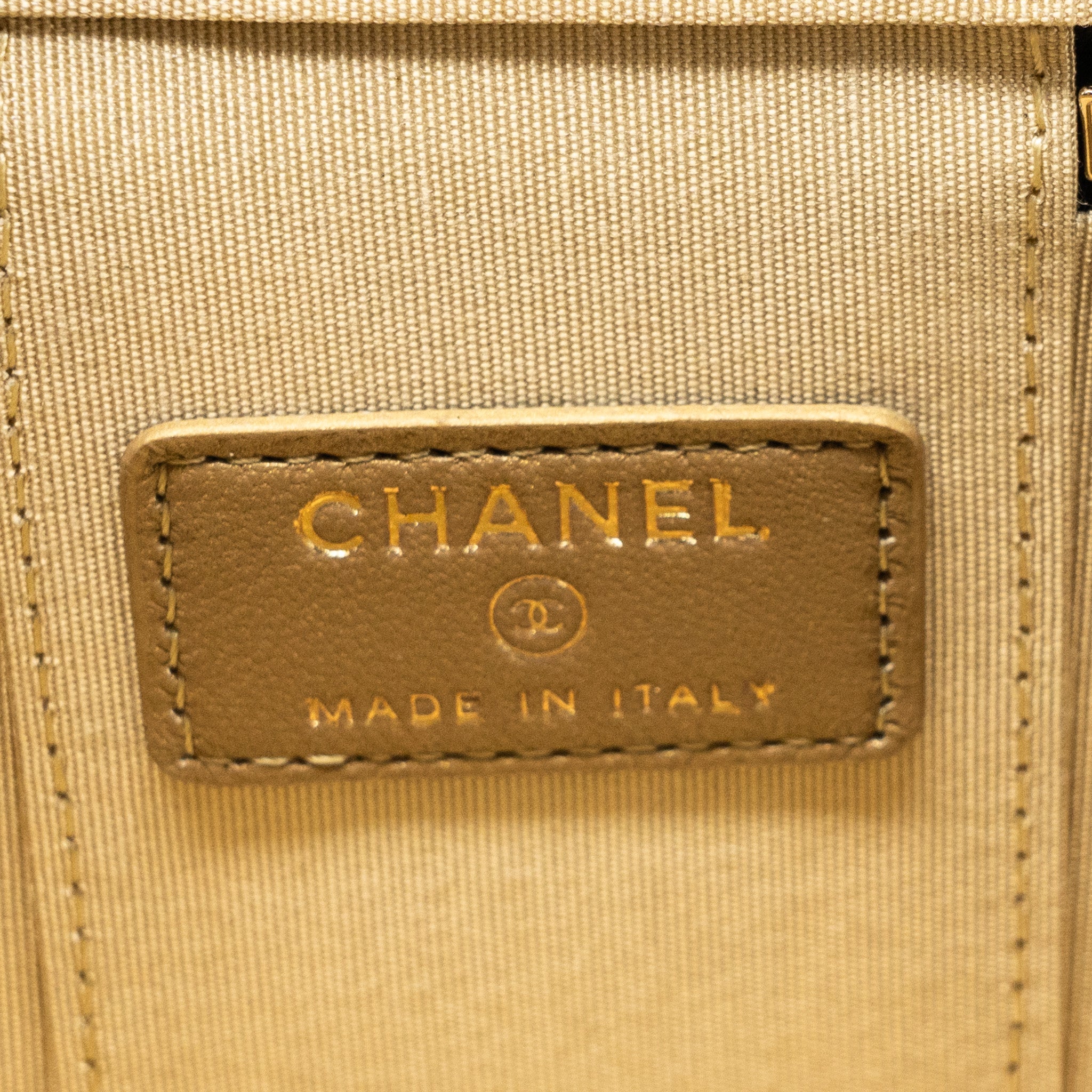 CHANEL PEARL CRUSH MINI VANITY WITH CHAIN LAMBSKIN BLACK GHW
