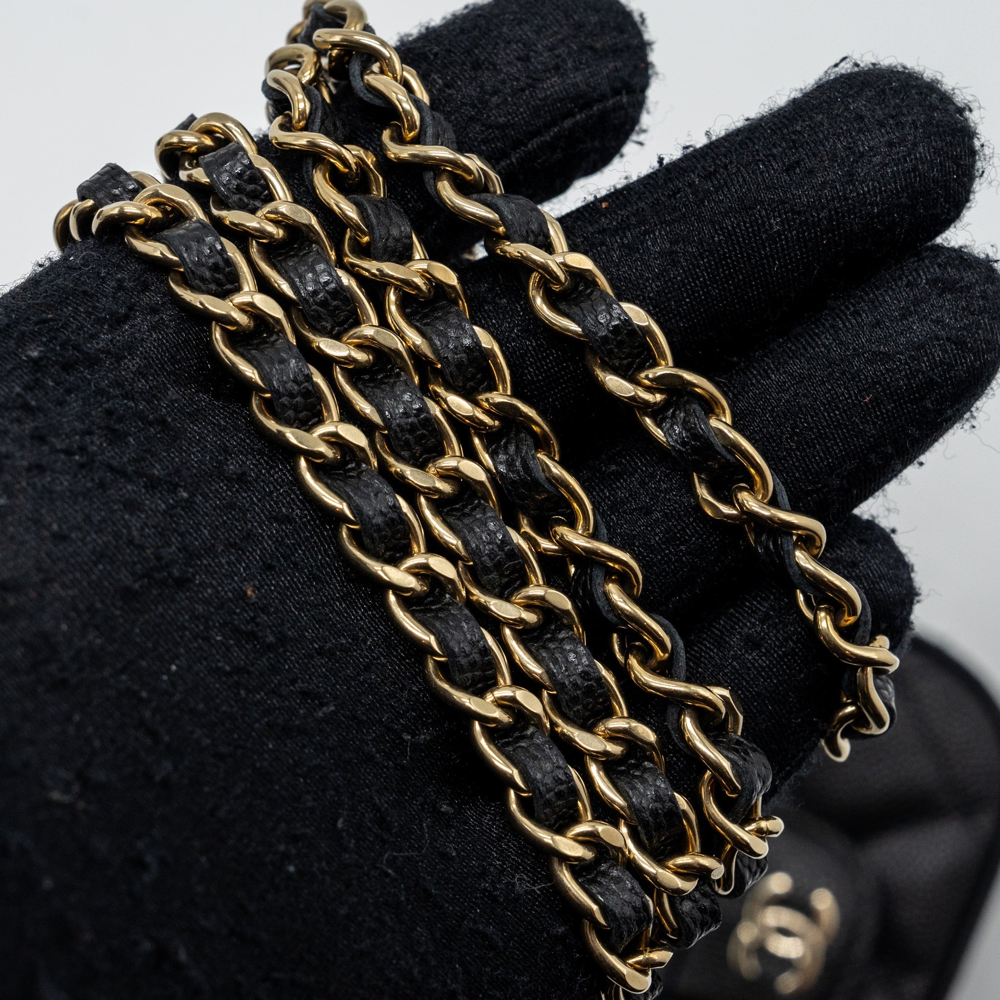 CHANEL MINI CLUTCH WITH CHAIN CAVIAR BLACK LGHW (MICROCHIP)