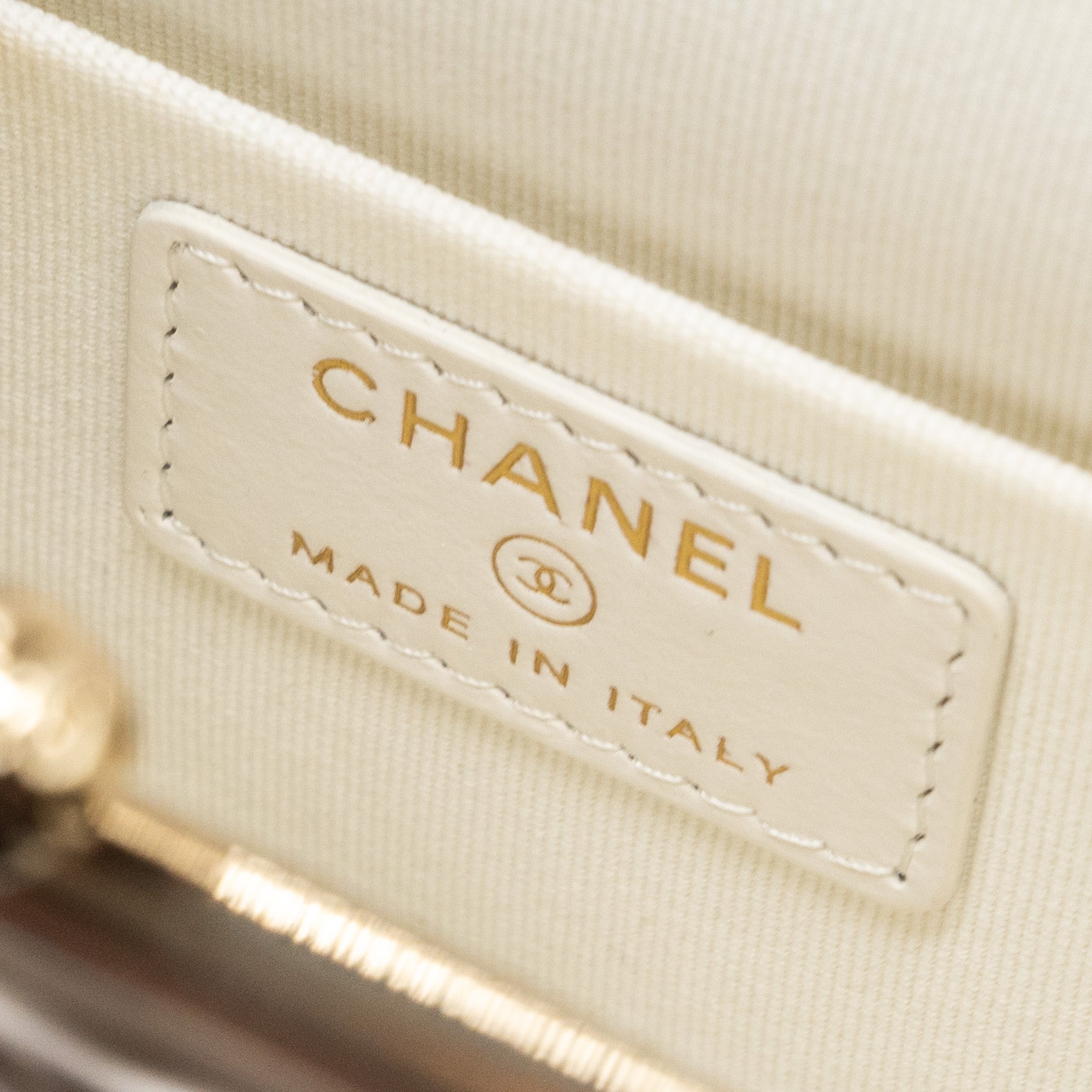 CHANEL TOP HANDLE FLAP WALLET WITH CHAIN LAMBSKIN WHITE LGHW (MICROCHIP)