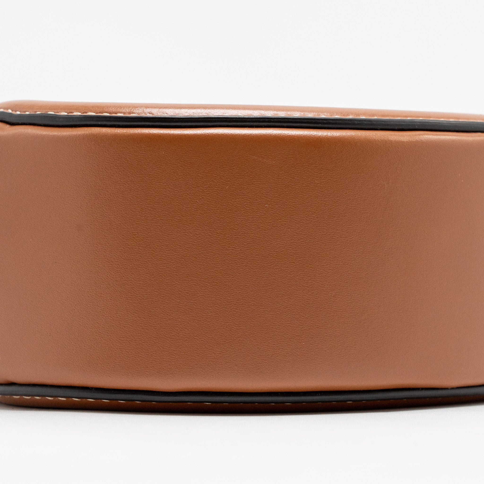 CELINE OVAL BAG TRIOMPHE SMOOTH CALFSKIN TAN GHW