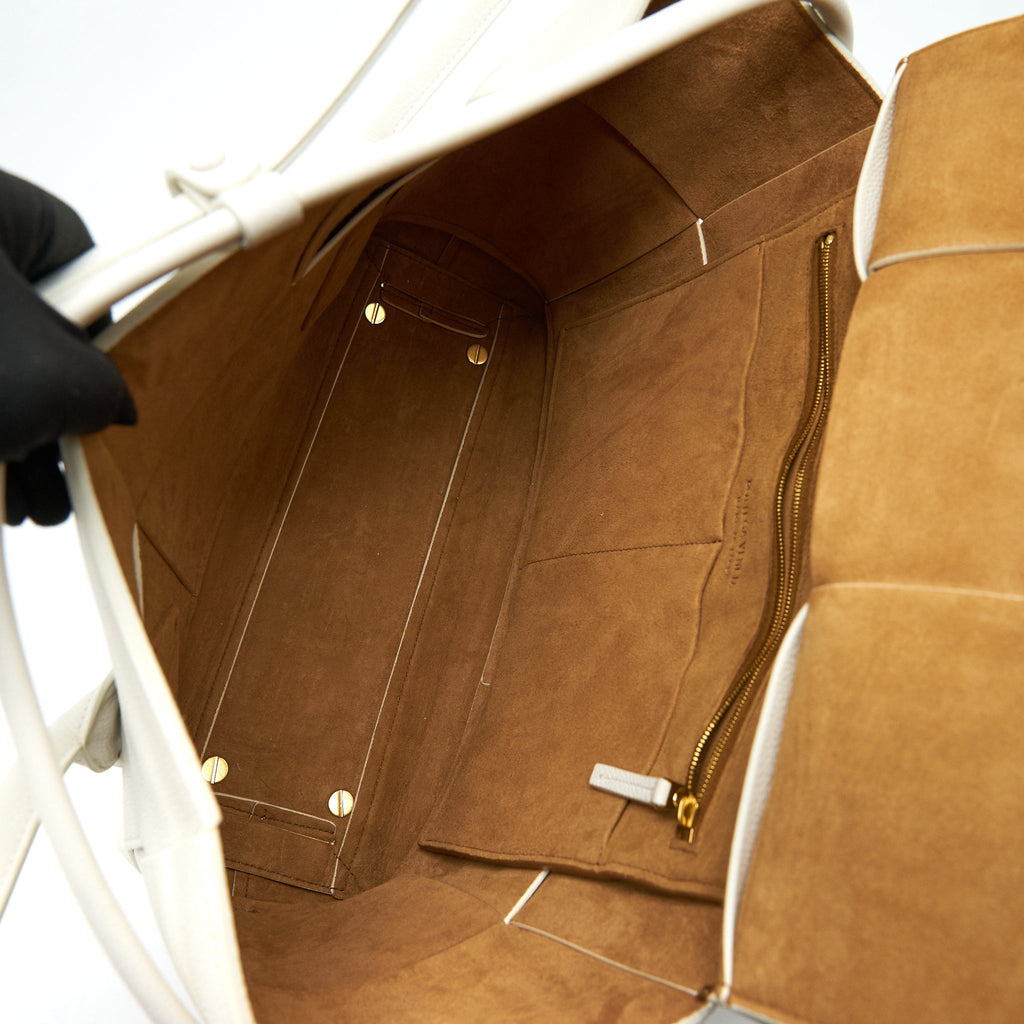 BOTTEGA VENETA  MEDIUM ARCO BAG WHITE
