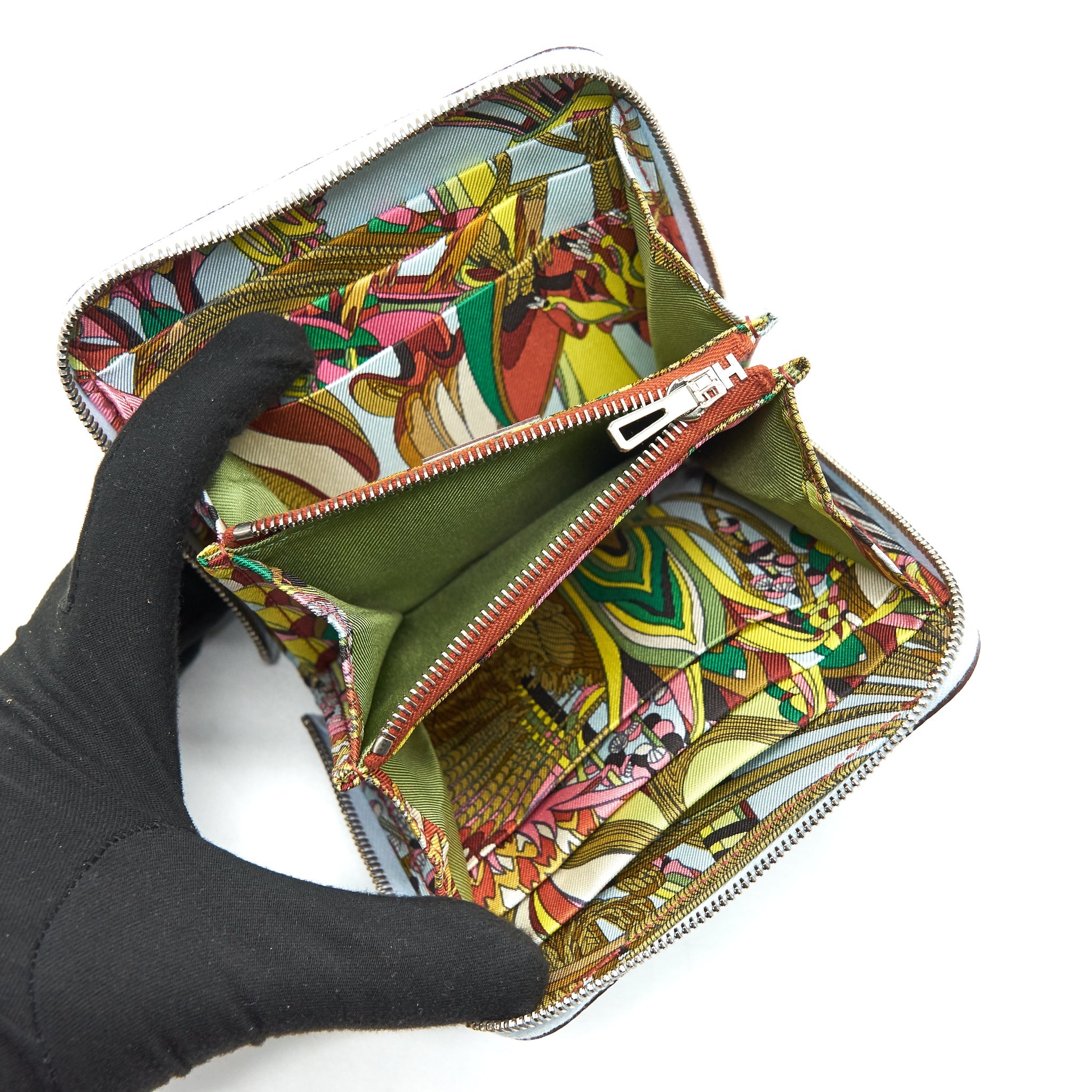 HERMES SILK IN COMPACT WALLET