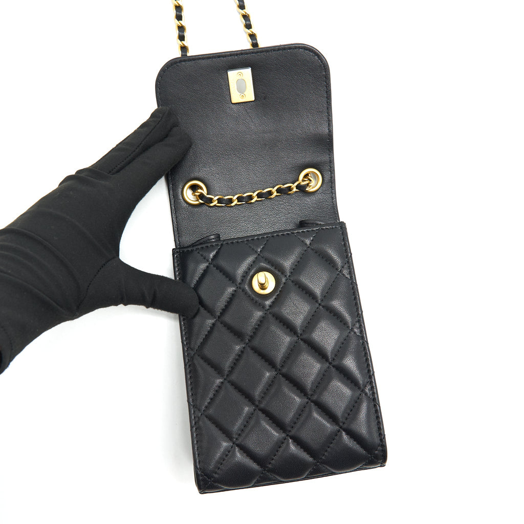 CHANEL PEARL CRUSH VERTICAL PHONE HOLDER