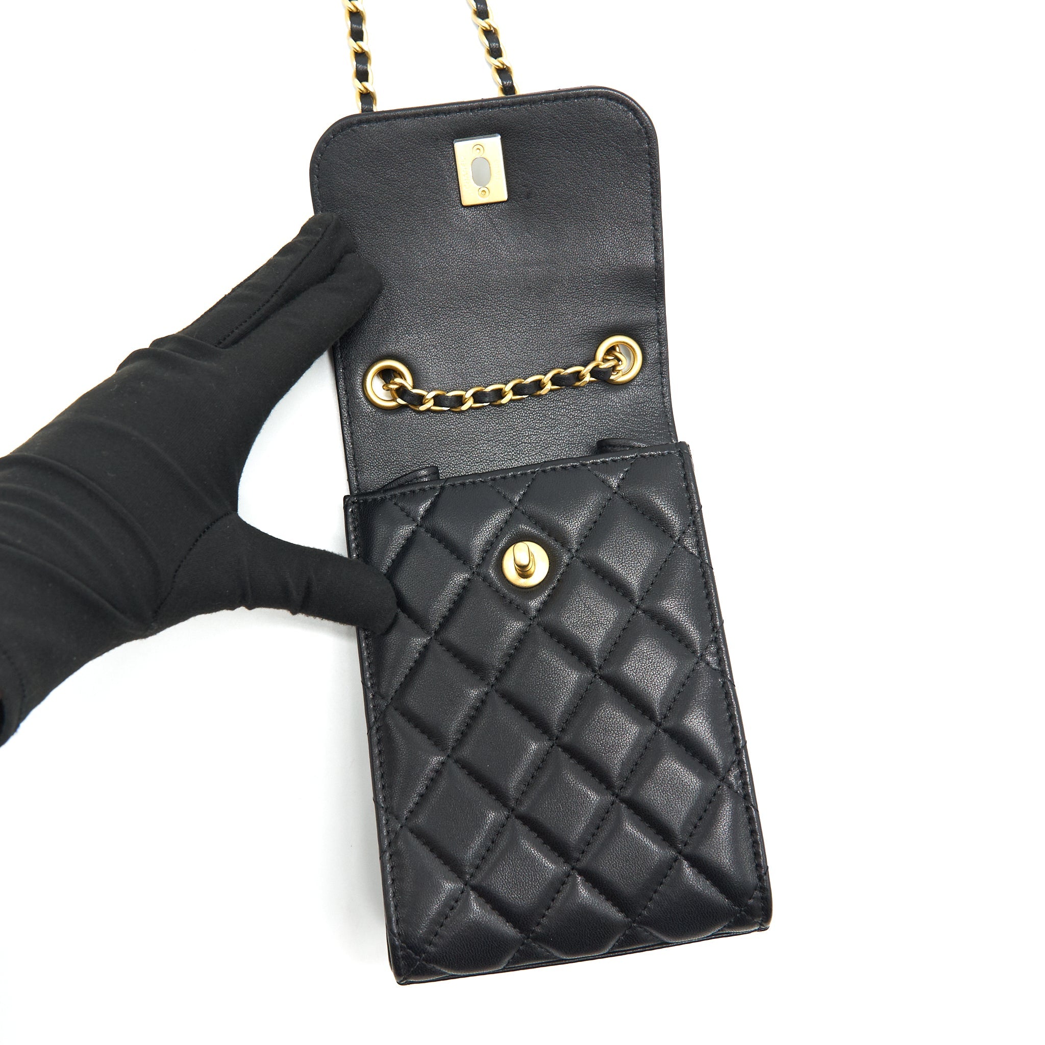 CHANEL PEARL CRUSH VERTICAL PHONE HOLDER