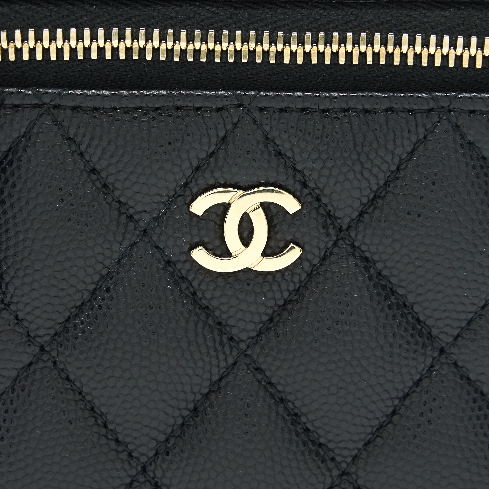 CHANEL LONG VANITY ON CHAIN CAVIAR BLACK LGHW