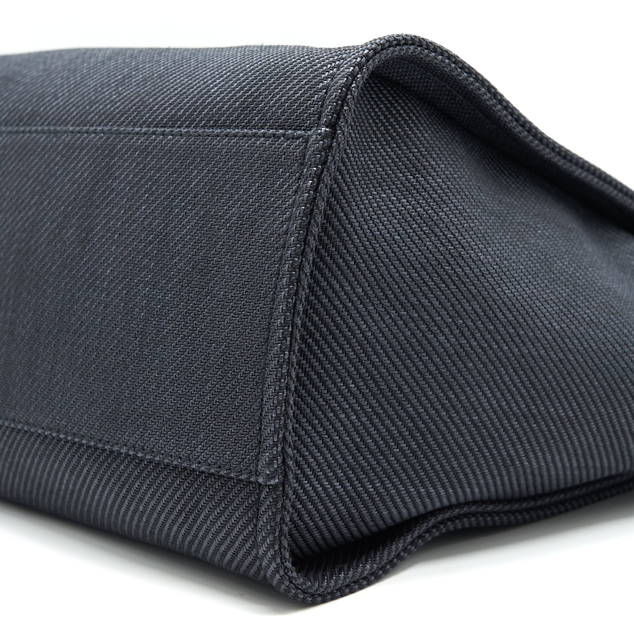 CHANEL MEDIUM DEAUVILLE TOTE IN BLACK GHW